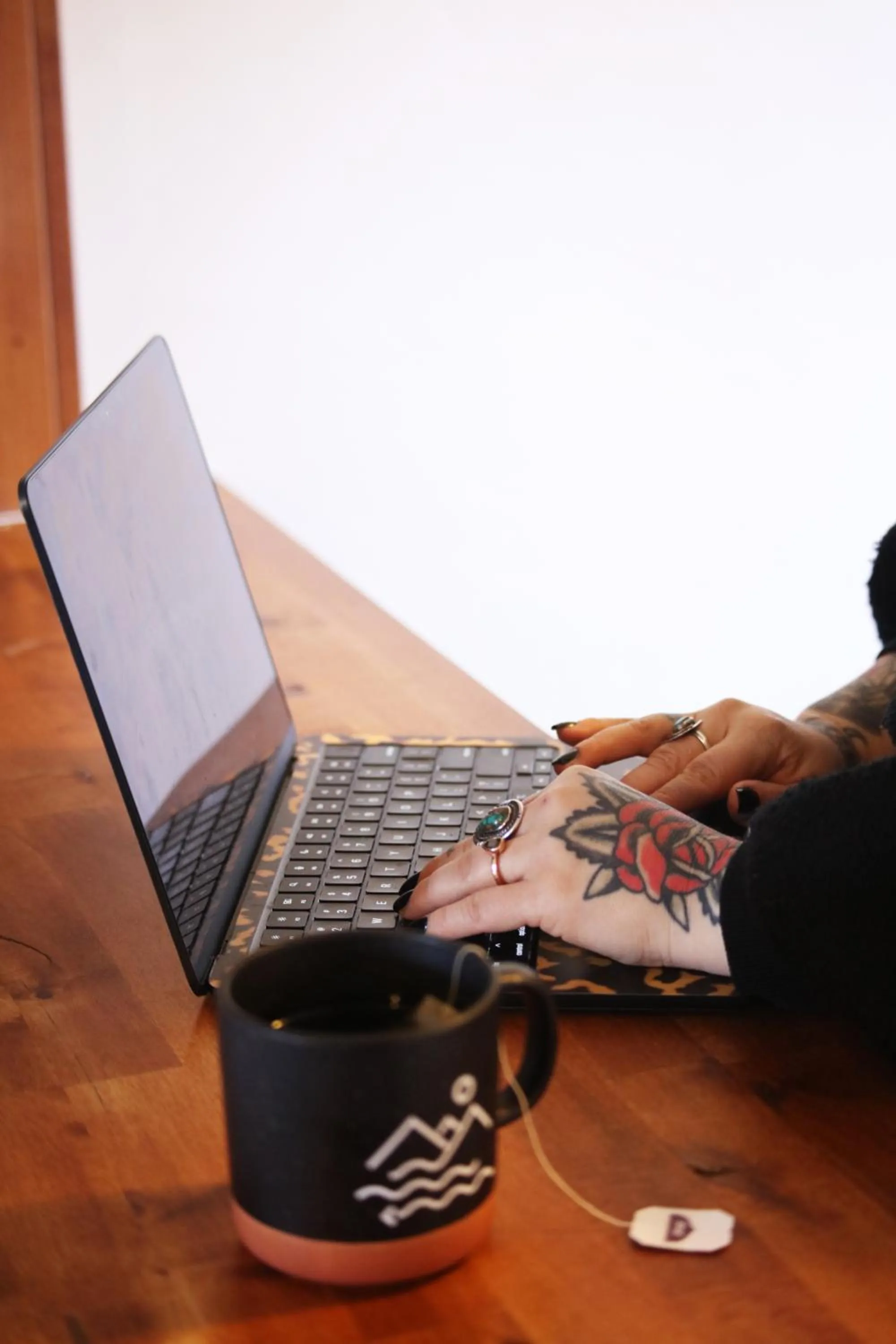 People in Left Coast Lodge - Pet Friendly