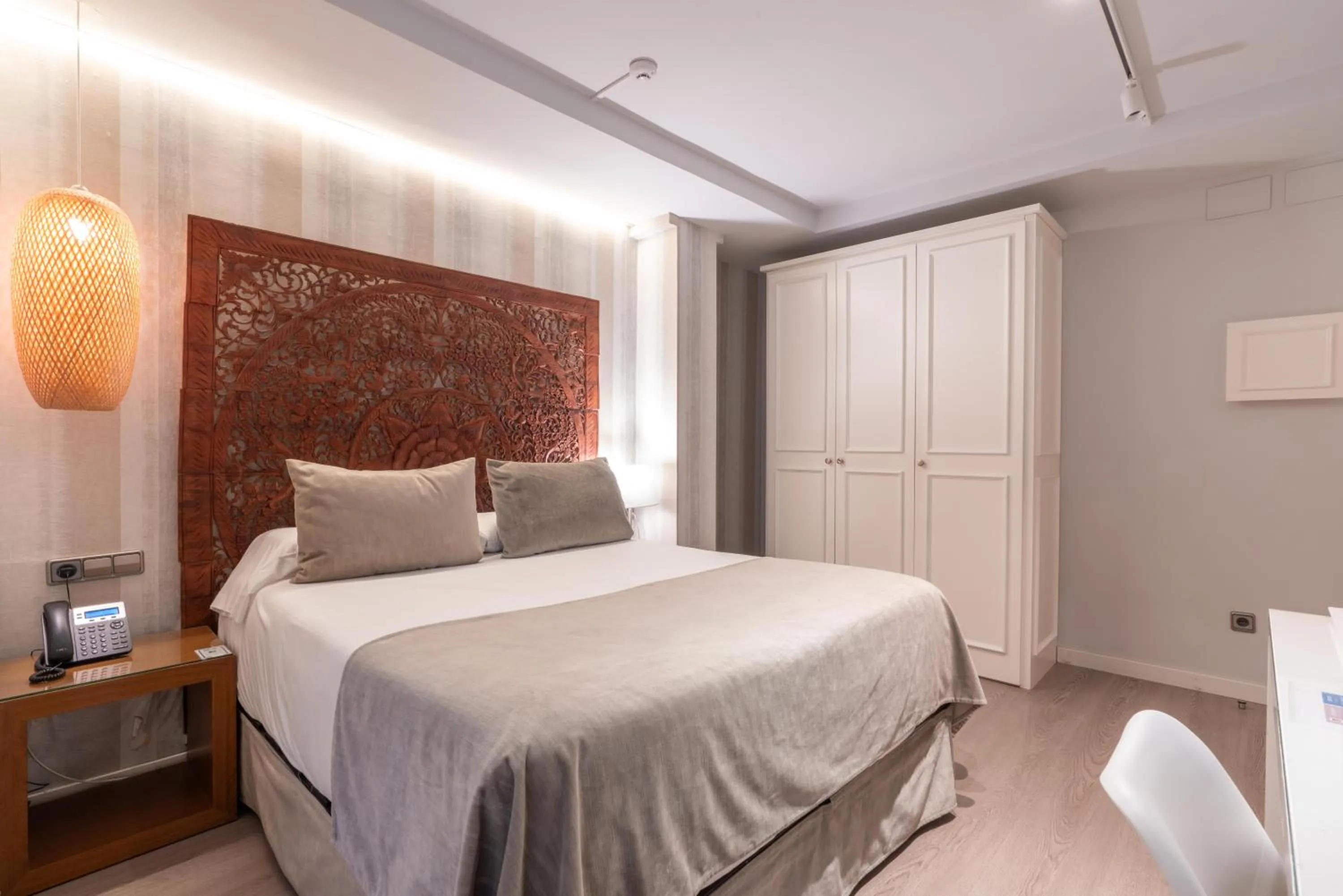 Bed in Serennia Fira Gran Via Exclusive Rooms
