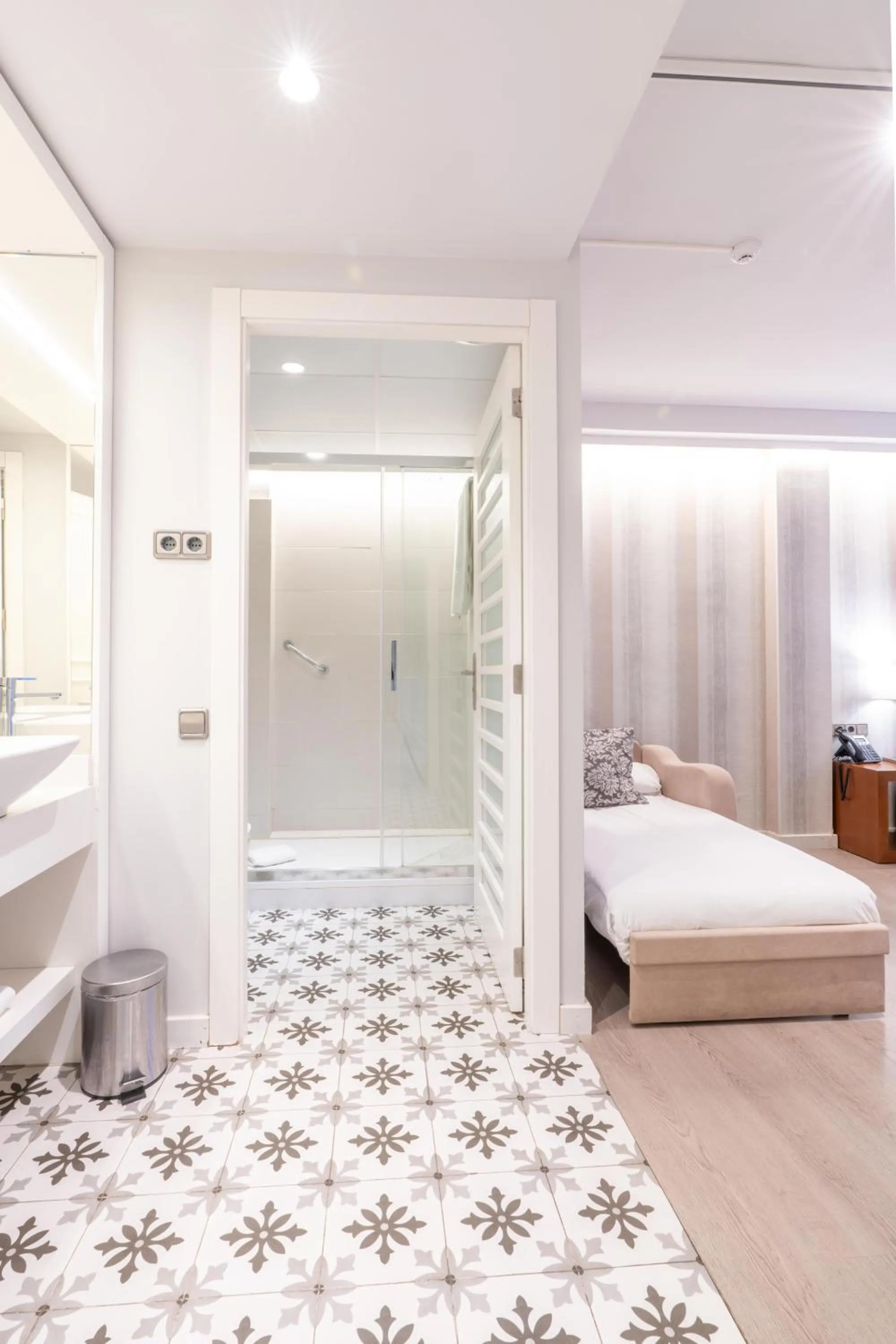 Bed in Serennia Fira Gran Via Exclusive Rooms