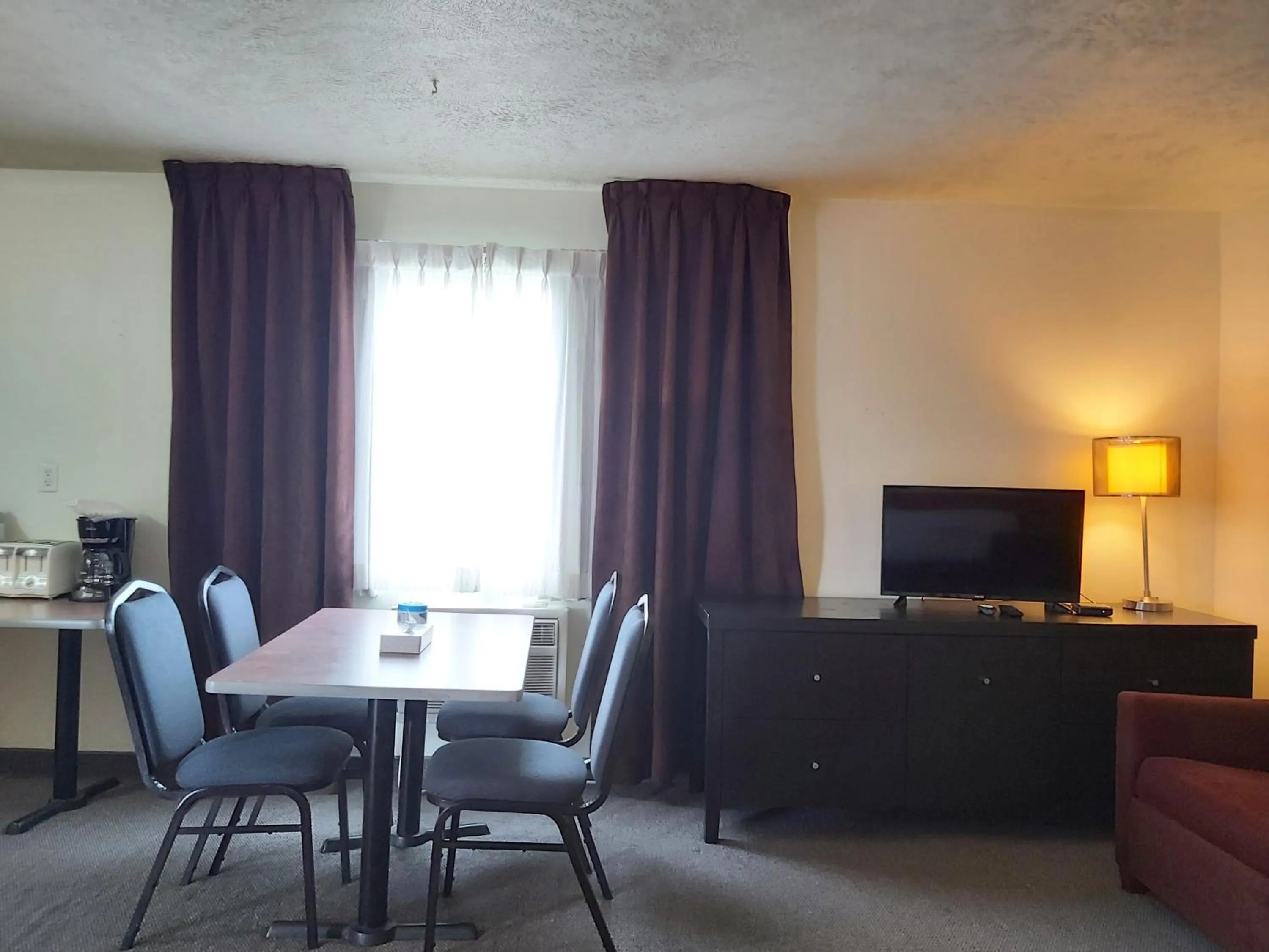 TV and multimedia in Seely's Motel