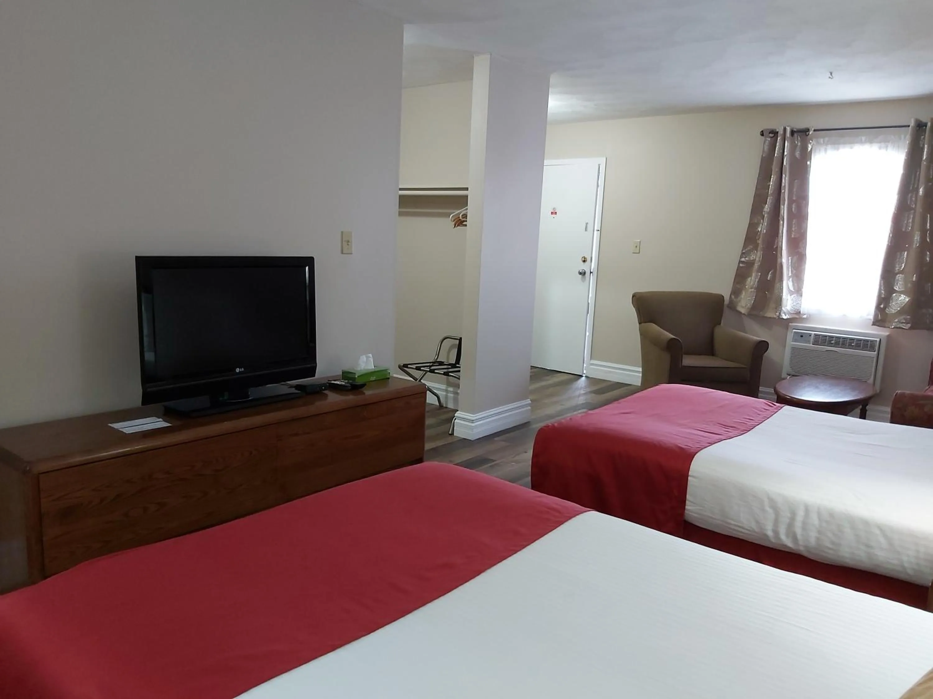 TV and multimedia in Seely's Motel