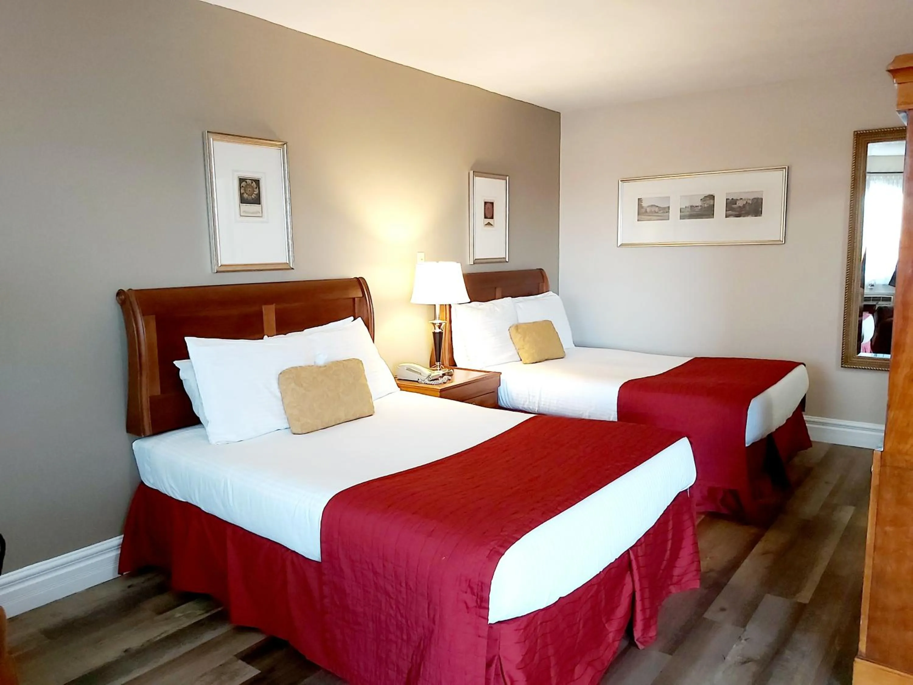 Bed in Seely's Motel