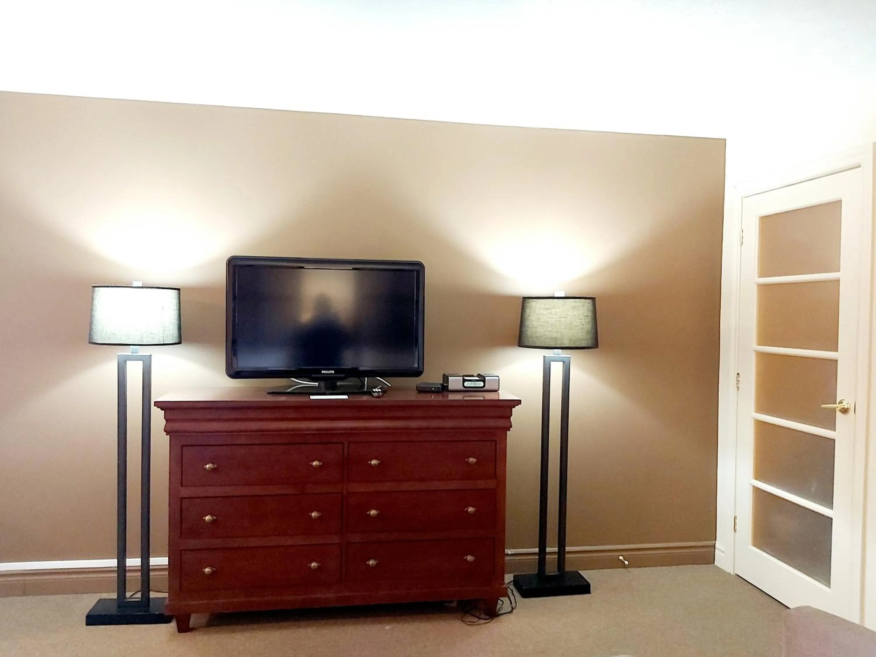 TV and multimedia in Seely's Motel