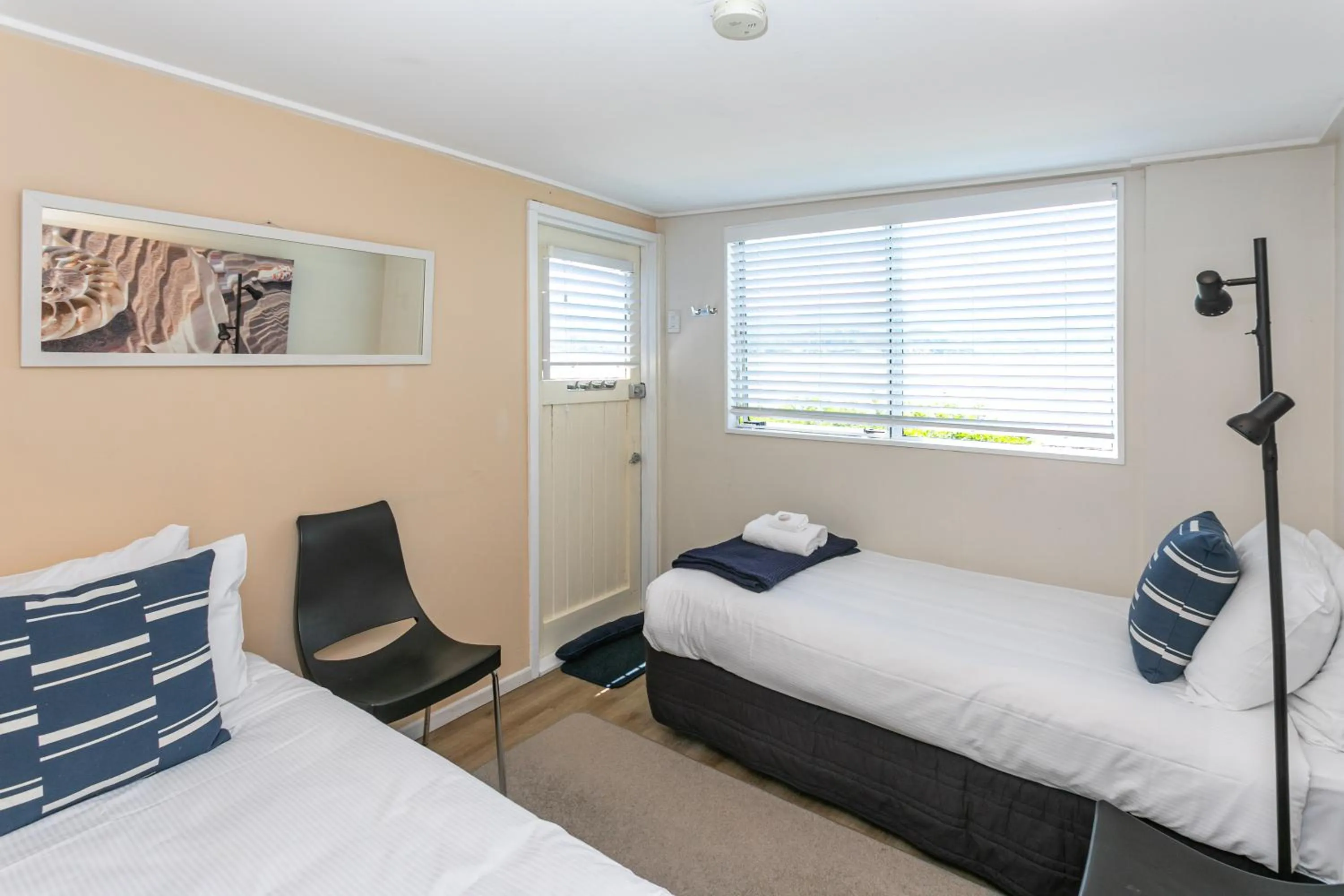 Bedroom, Bed in Coromandel Apartments