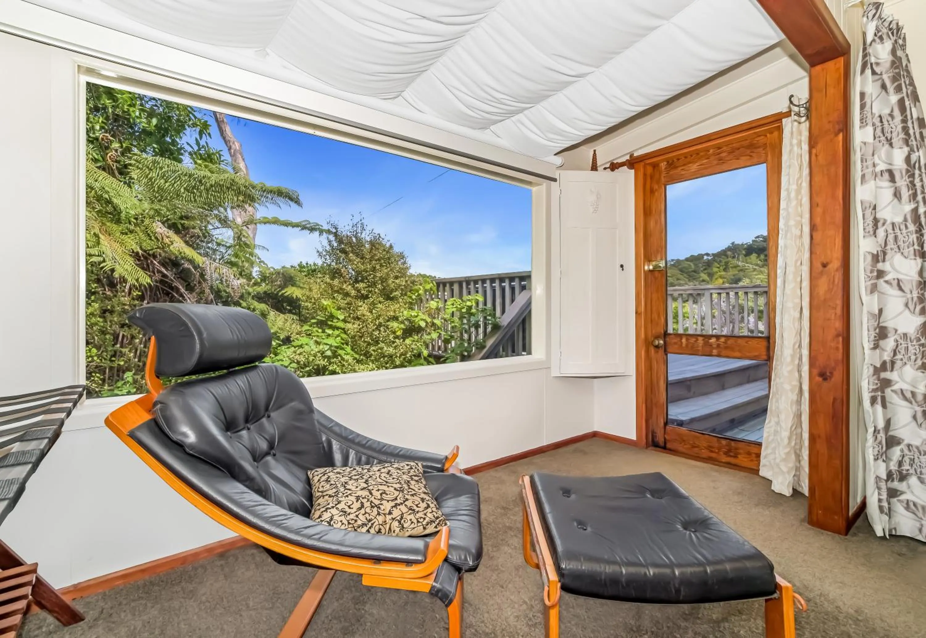 Seating area in Coromandel Apartments