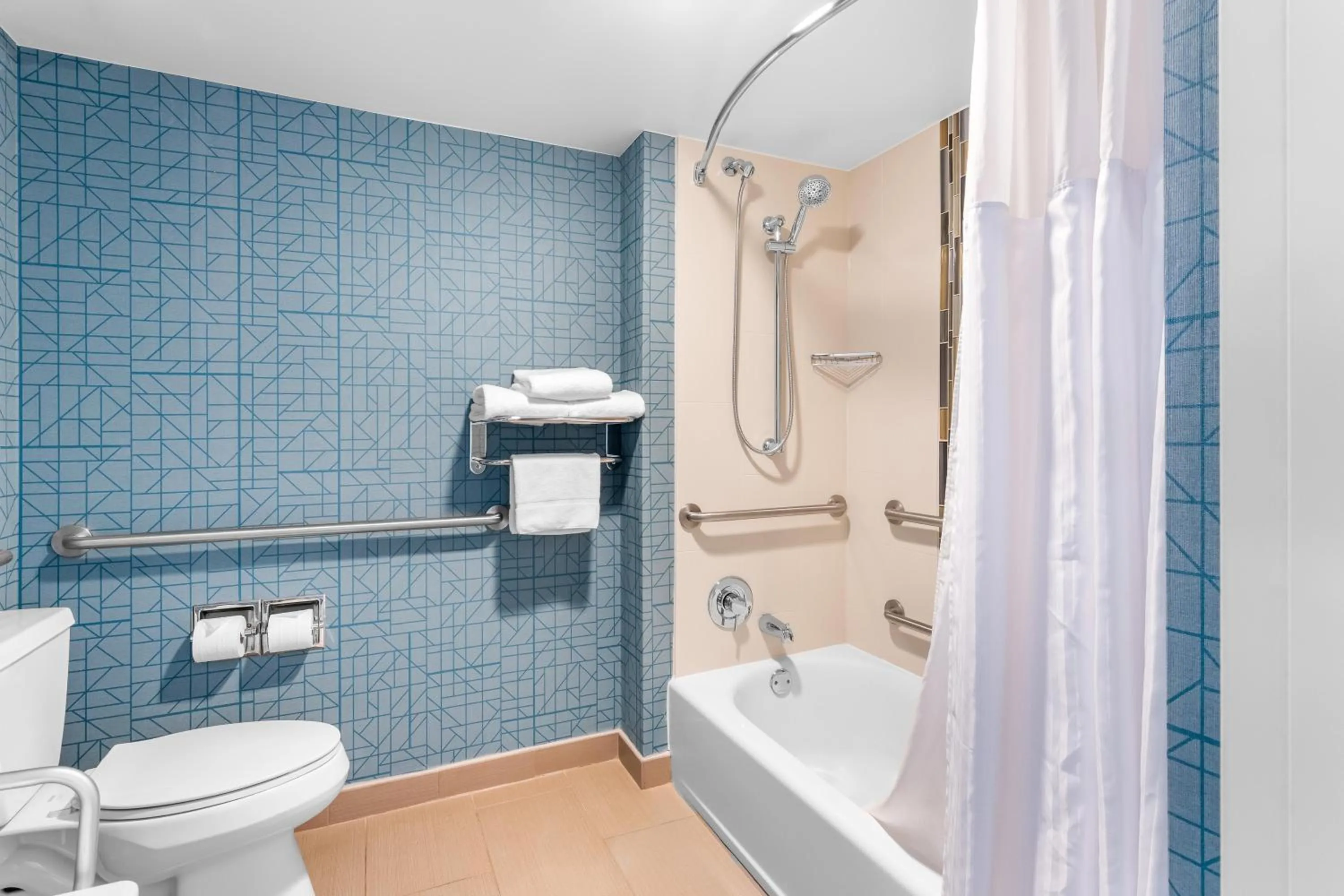 Bathroom in Homewood Suites by Hilton Oklahoma City Airport