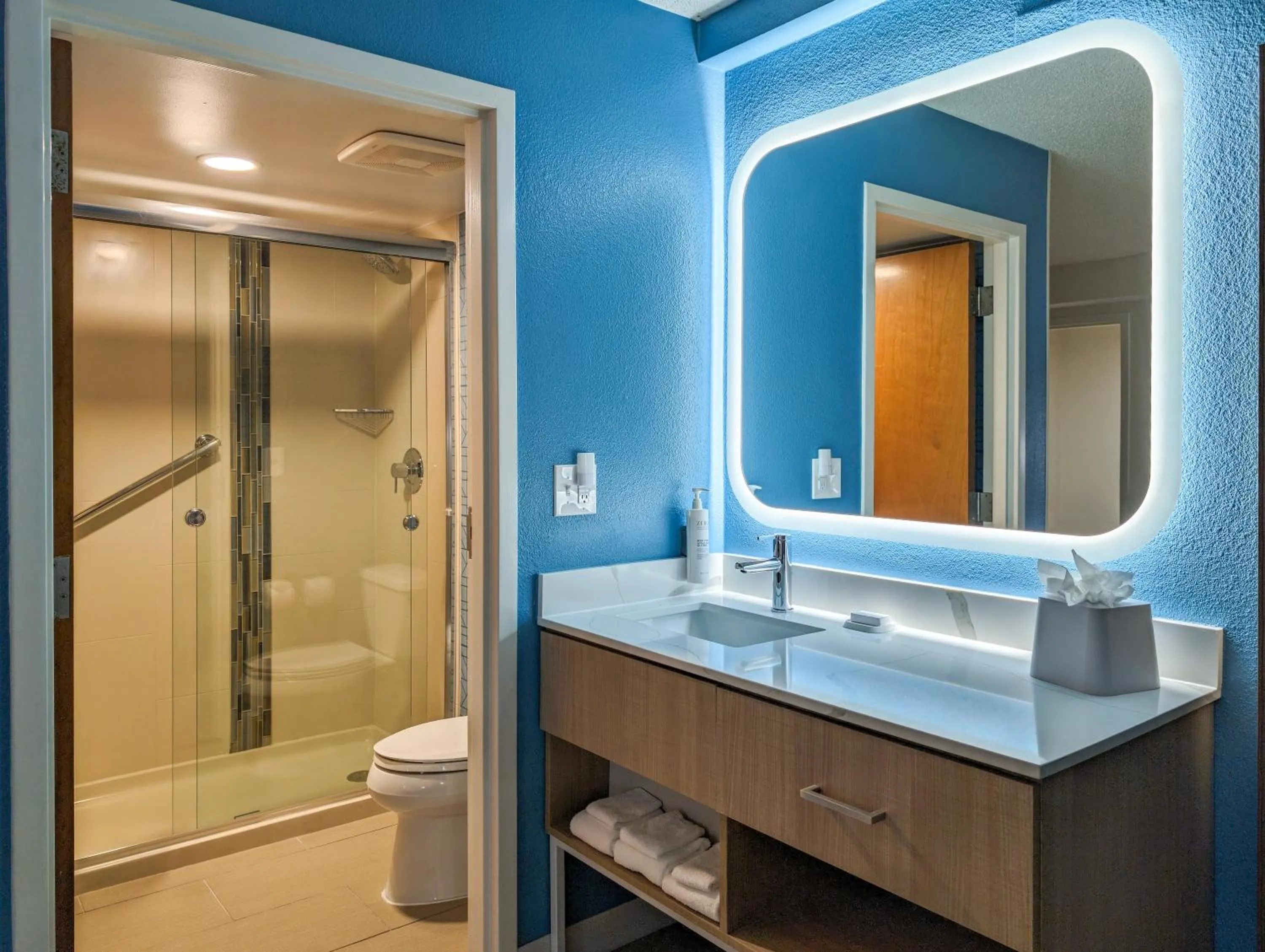 Bathroom in Homewood Suites by Hilton Oklahoma City Airport