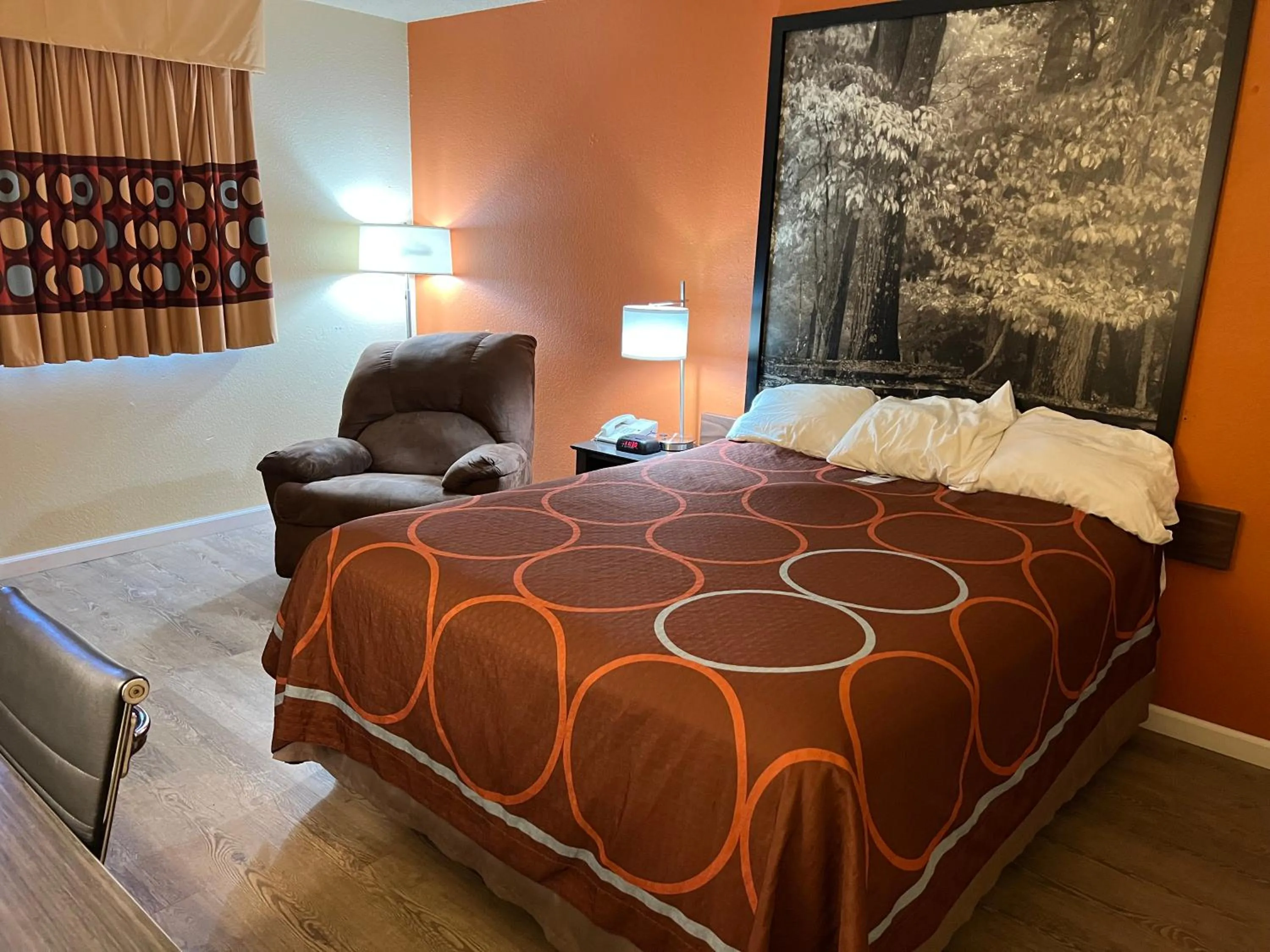 Bed in Super 8 by Wyndham Altoona