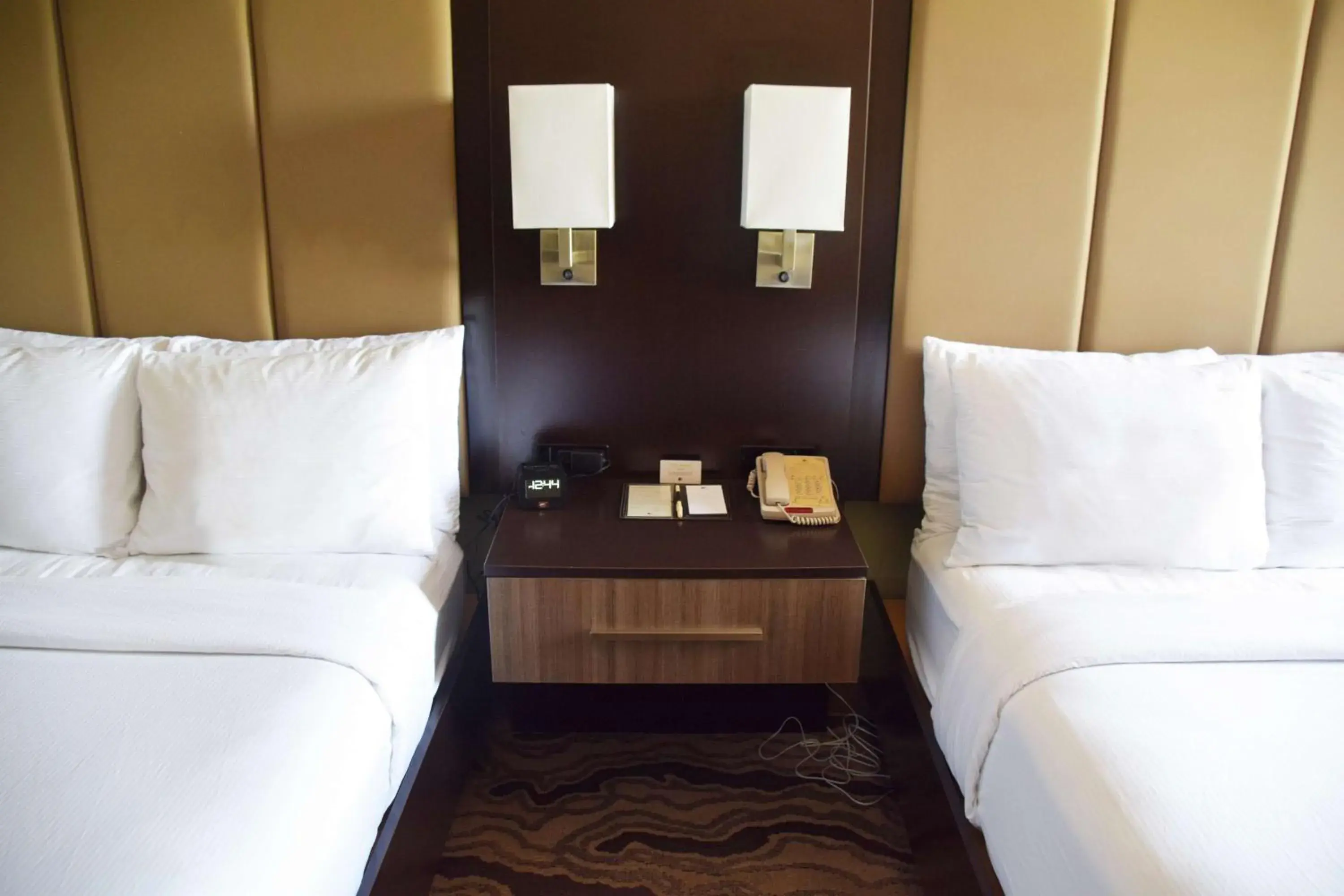 Suite with Two Double Beds and Kitchen in DoubleTree by Hilton Montgomery Downtown Suite with Two Double Beds and Kitchen in DoubleTree by Hilton Montgomery Downtown