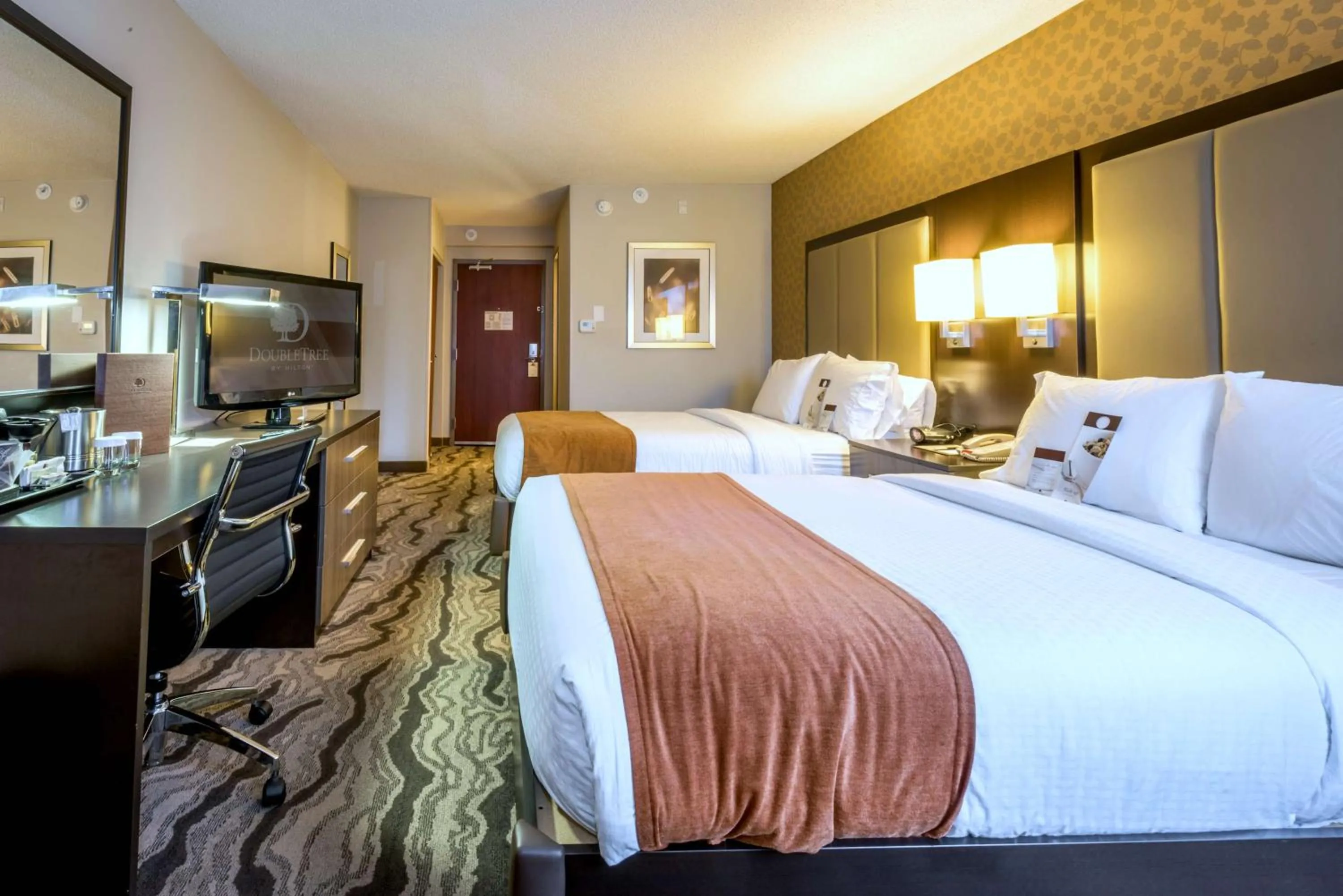 Bedroom, Bed in DoubleTree by Hilton Montgomery Downtown