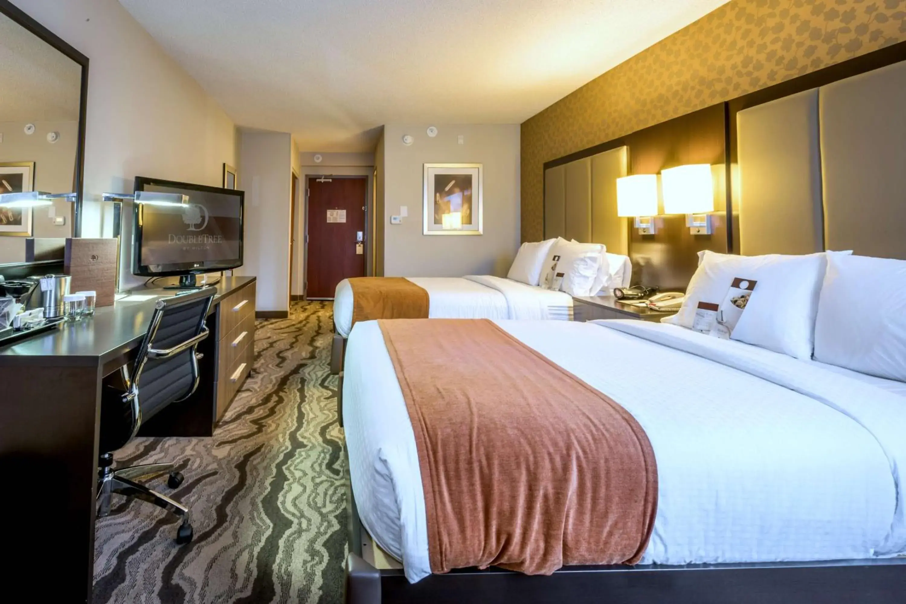 Double Room with Two Double Beds - Hearing Accessible/Non-Smoking in DoubleTree by Hilton Montgomery Downtown Double Room with Two Double Beds - Hearing Accessible/Non-Smoking in DoubleTree by Hilton Montgomery Downtown