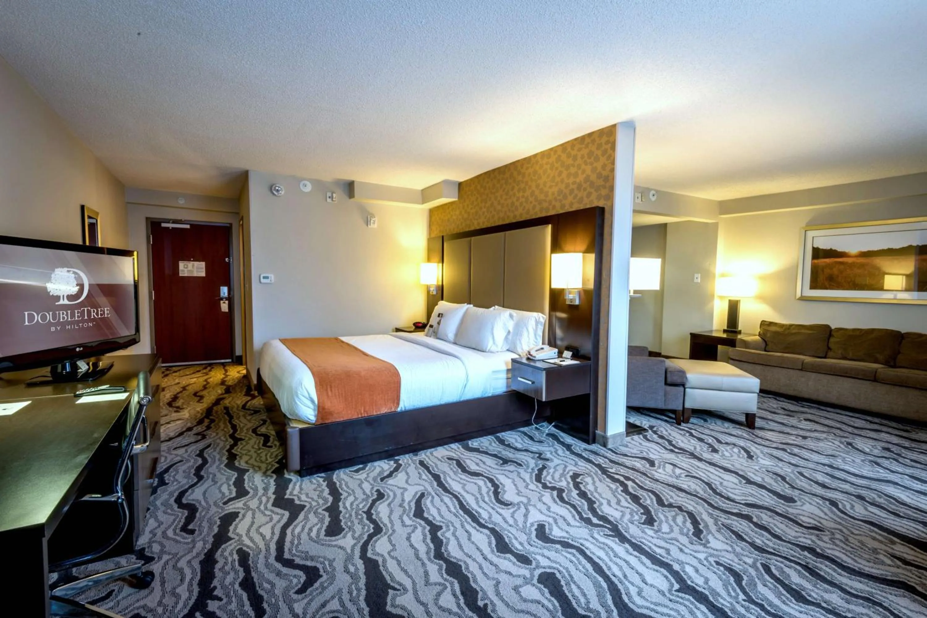 Bedroom, Bed in DoubleTree by Hilton Montgomery Downtown