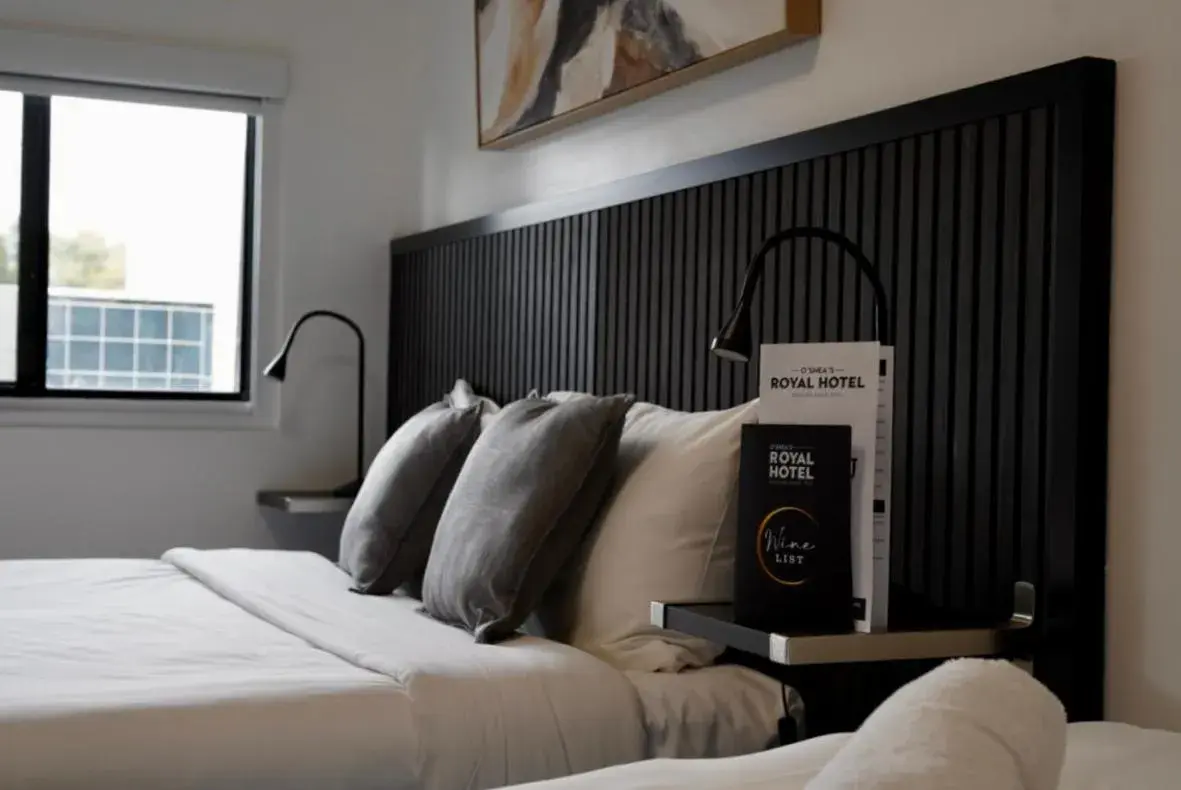 Double or Twin Room with Bathroom in O'Shea's Royal Hotel Double or Twin Room with Bathroom in O'Shea's Royal Hotel