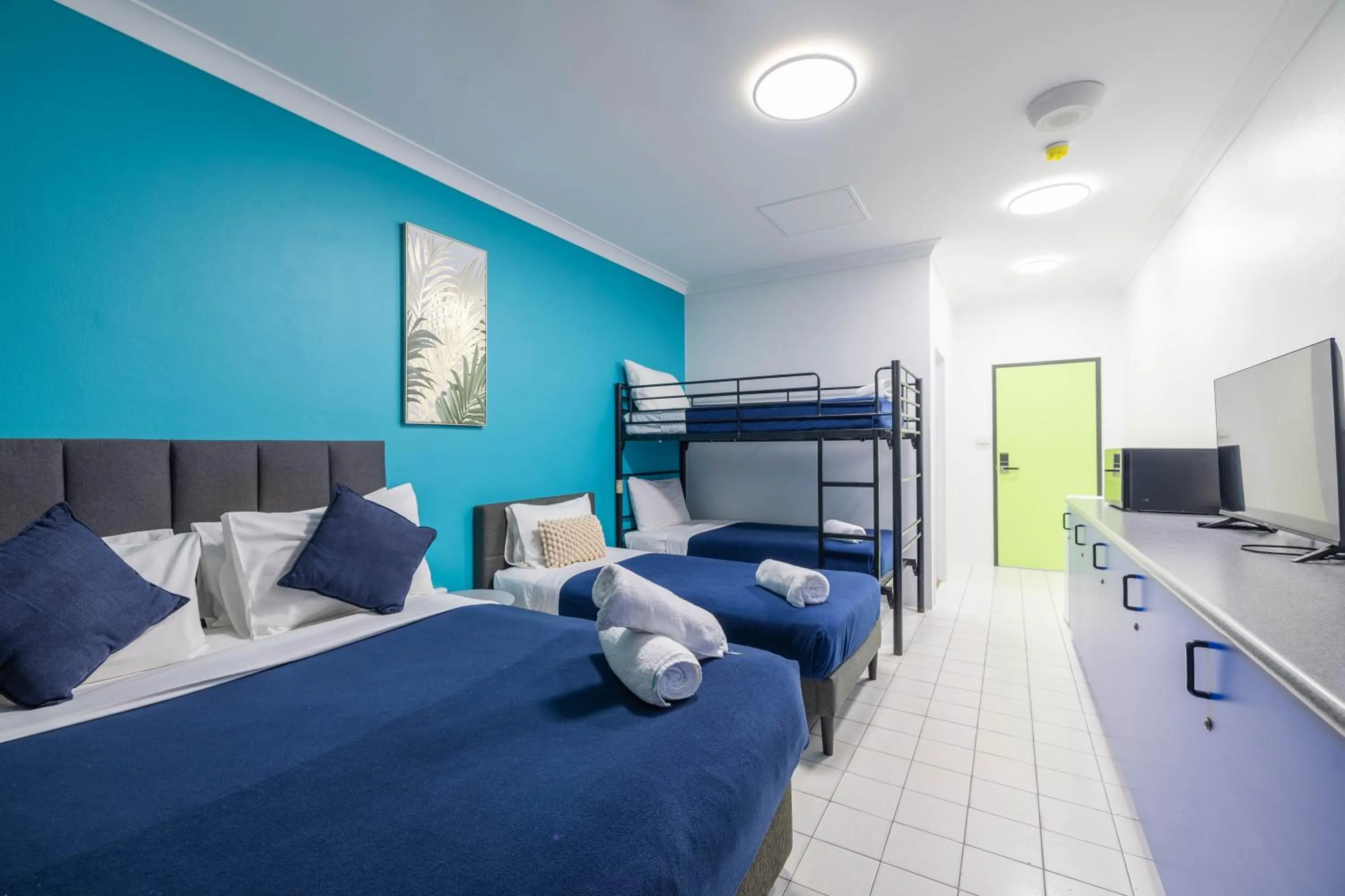 Photo of the whole room, Bed in Coral Beach Lodge