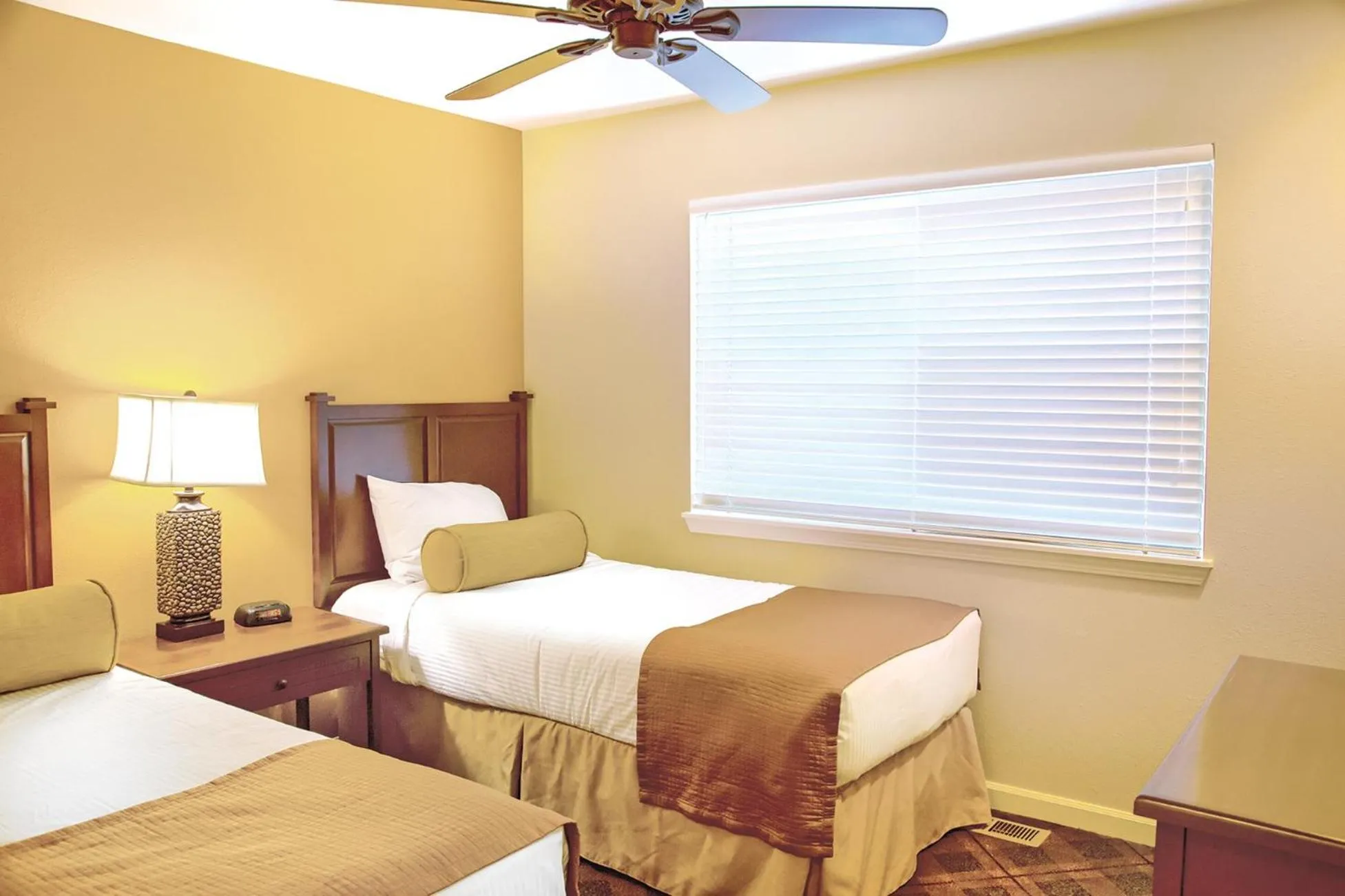 Photo of the whole room, Bed in WorldMark Pinetop