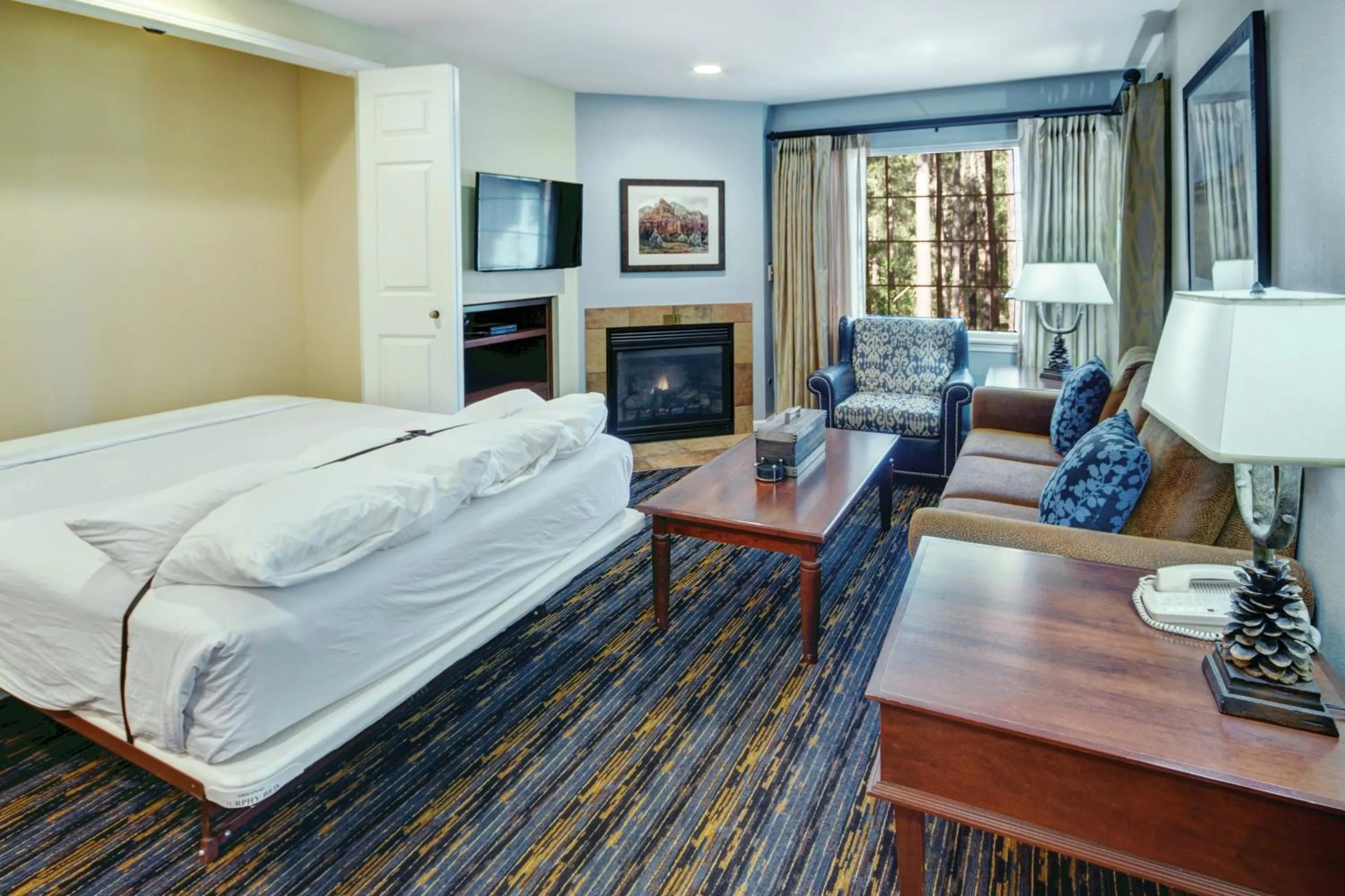 Living room, Bed in WorldMark Pinetop