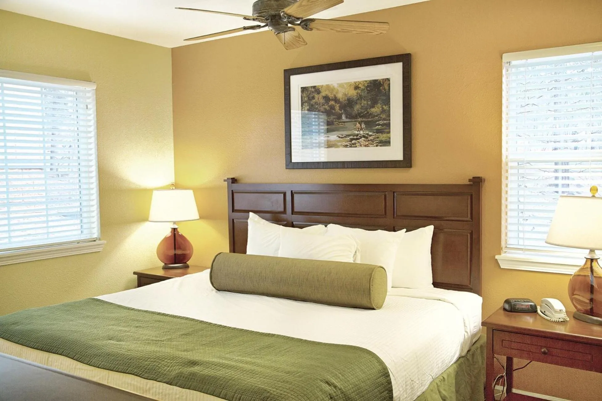 Photo of the whole room, Bed in WorldMark Pinetop