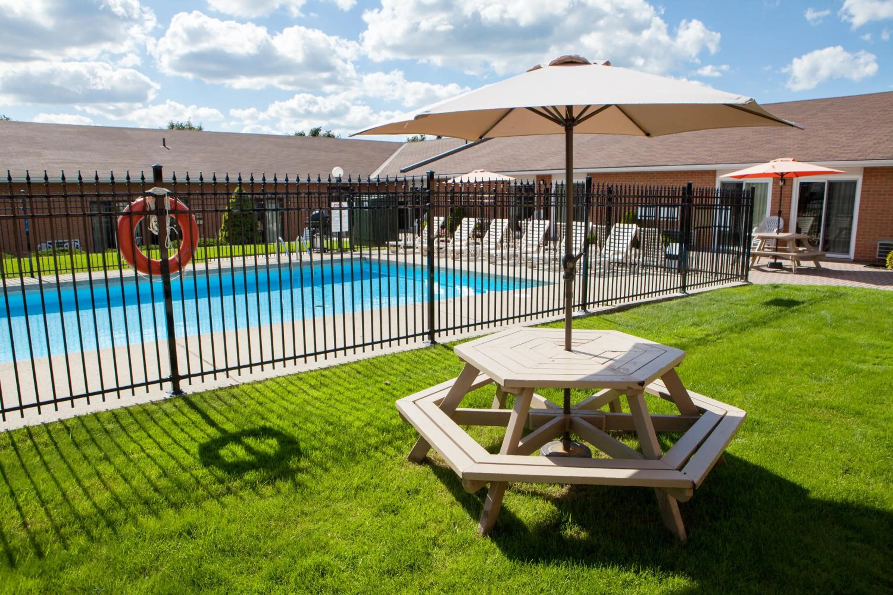 Garden in Super 8 by Wyndham Port Elgin