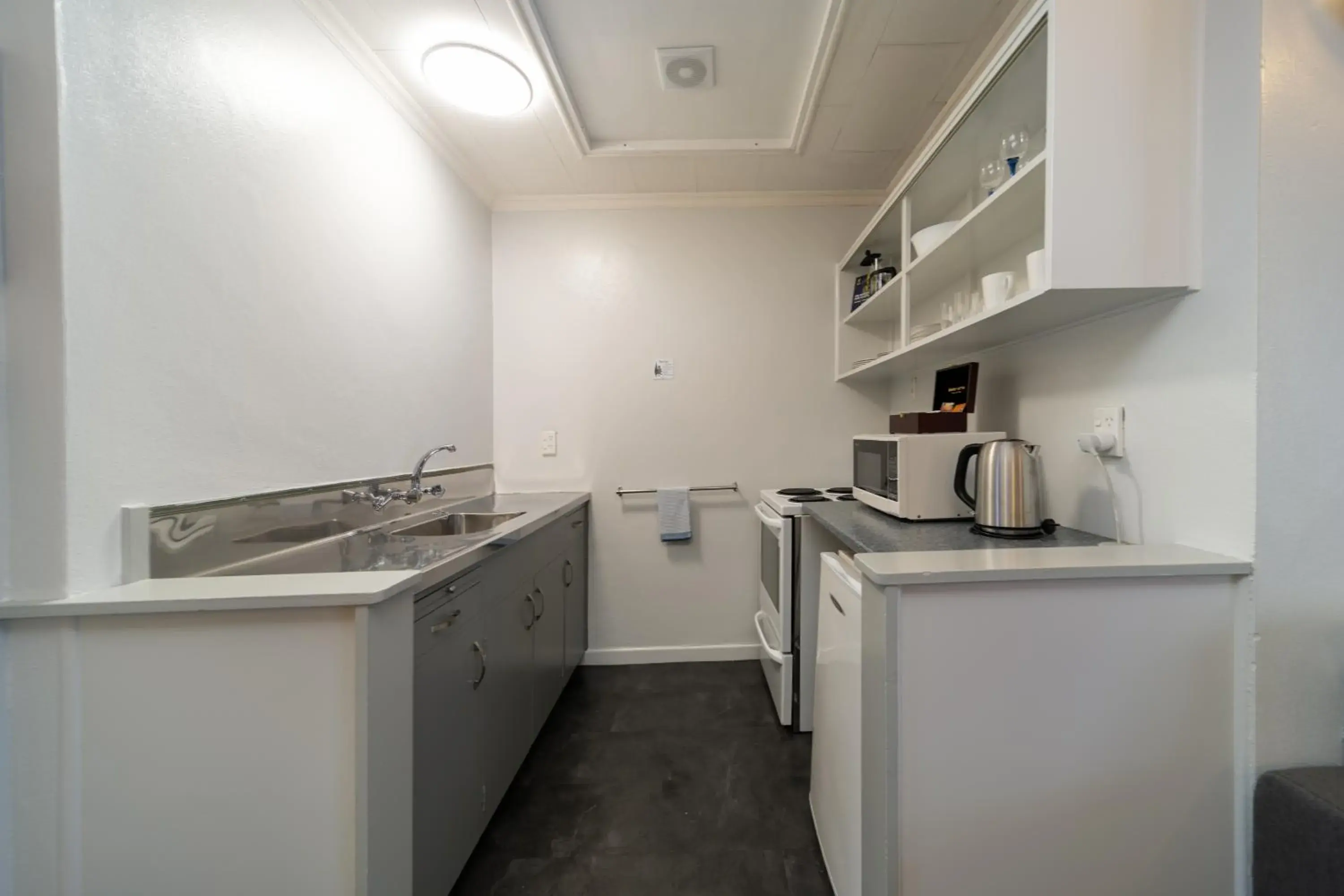 One-Bedroom Superior Apartment in Kensington Motel One-Bedroom Superior Apartment in Kensington Motel