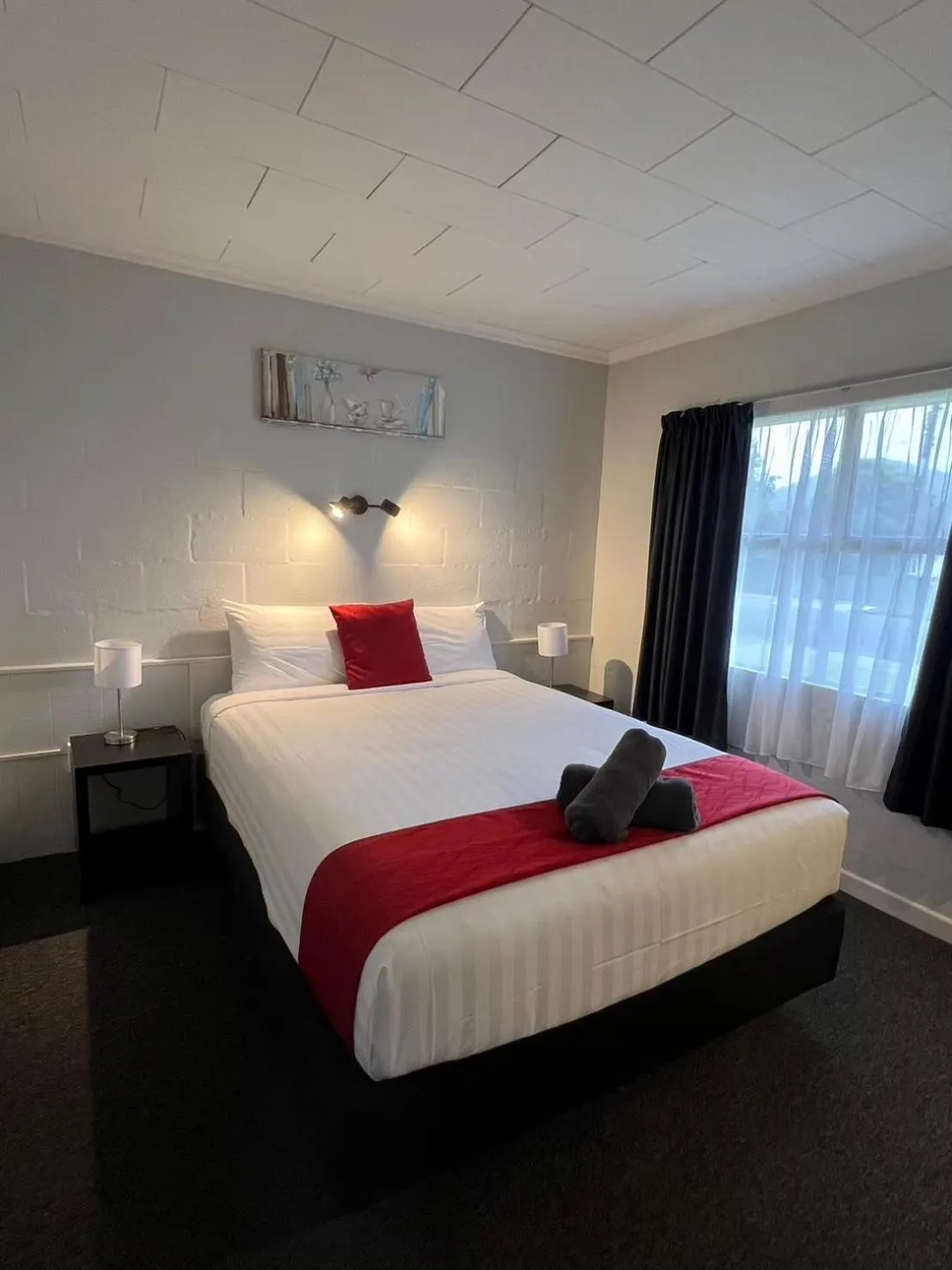 Bed in Kensington Motel