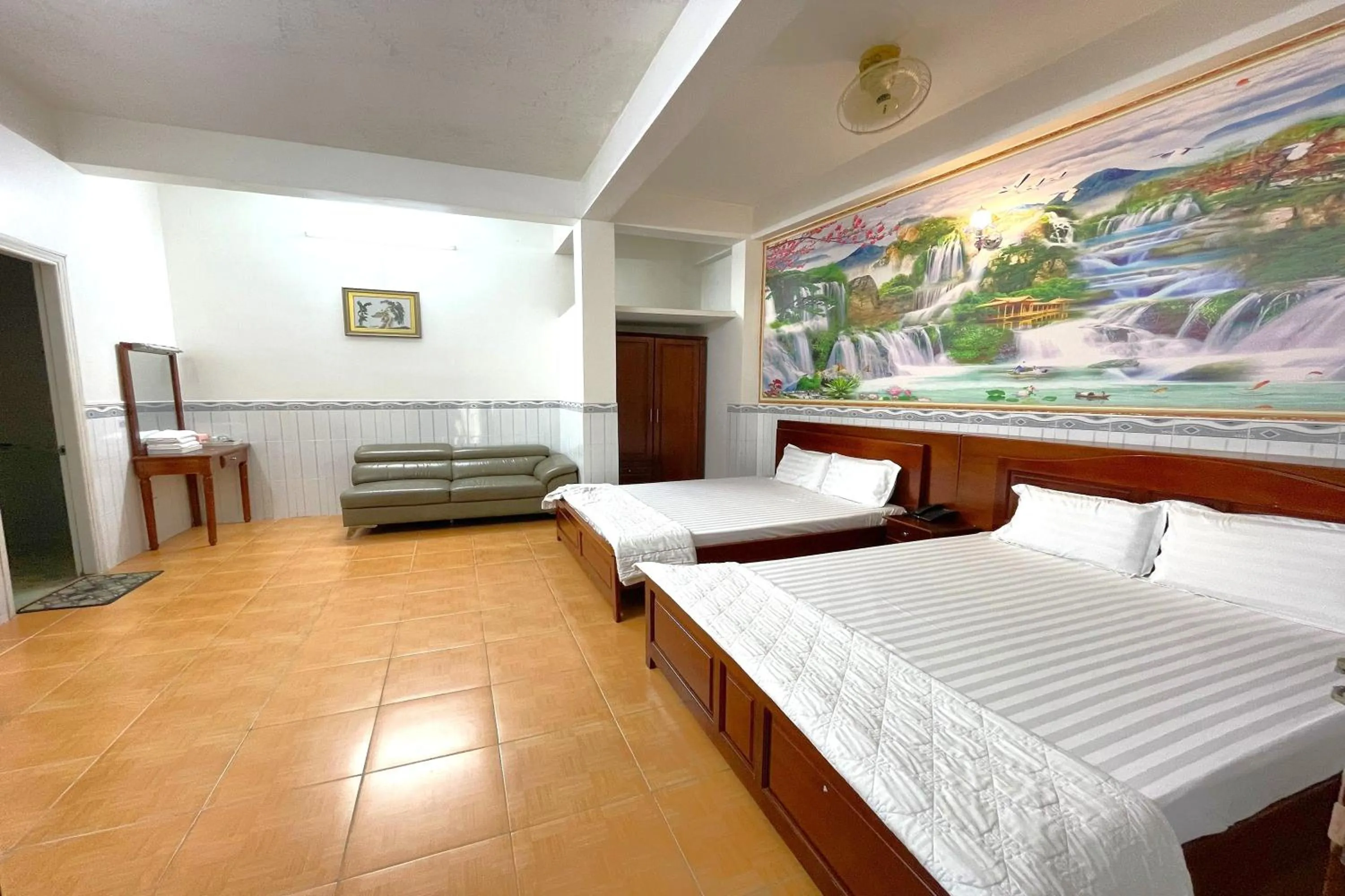 Bedroom, Bed in Hung Anh Hotel