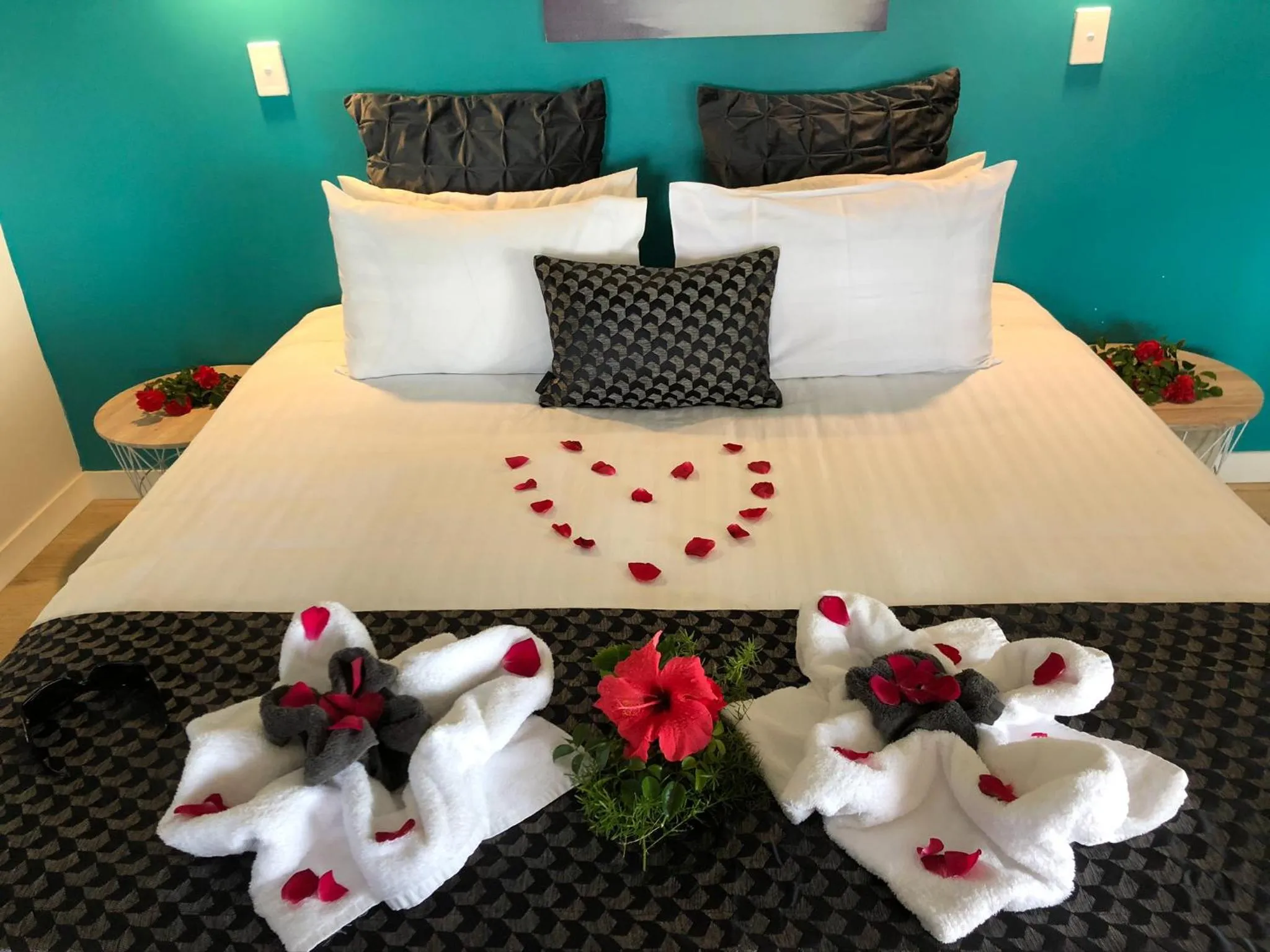 Bed in Half Moon Bay Motel