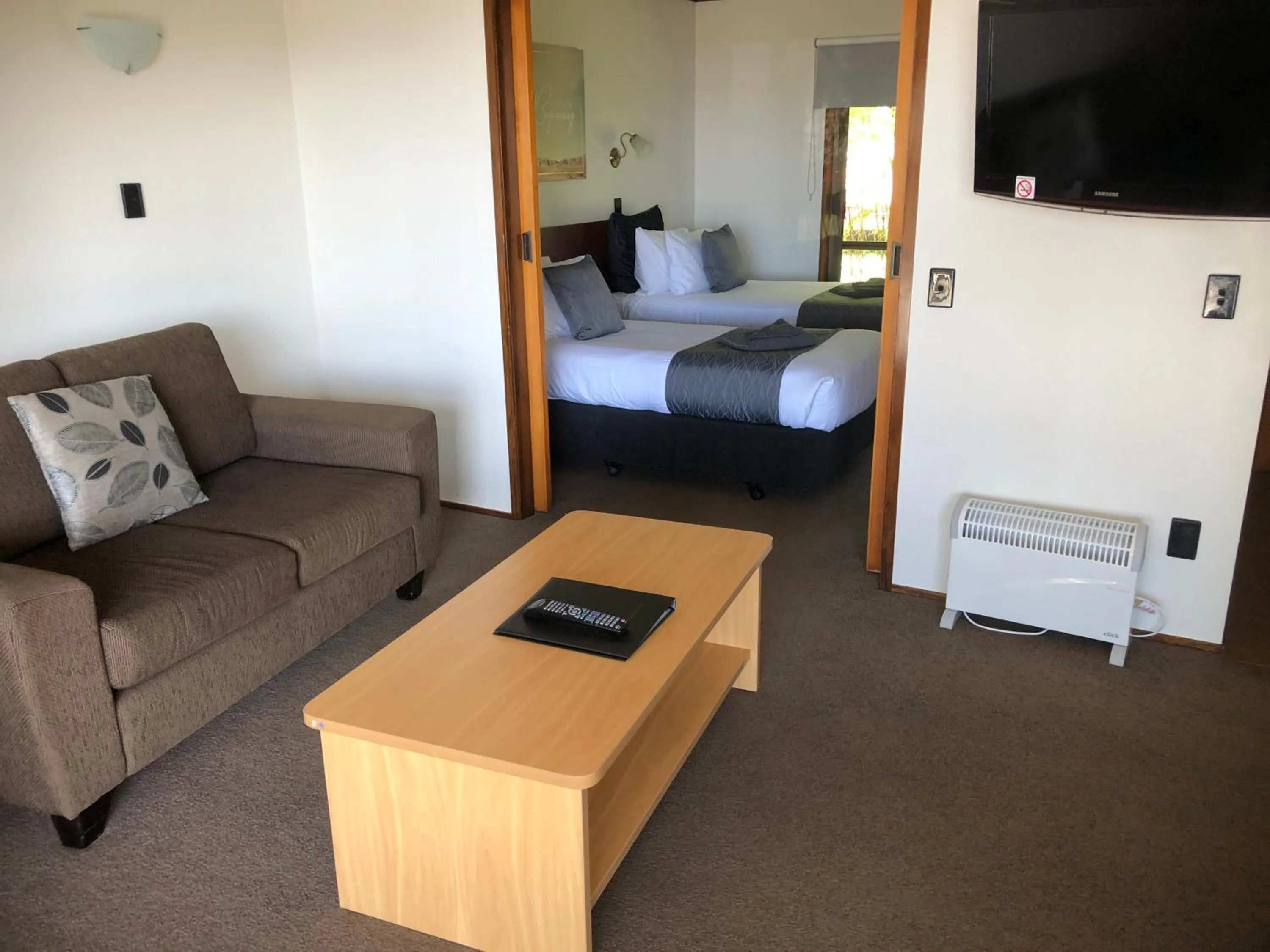 Bed in Half Moon Bay Motel