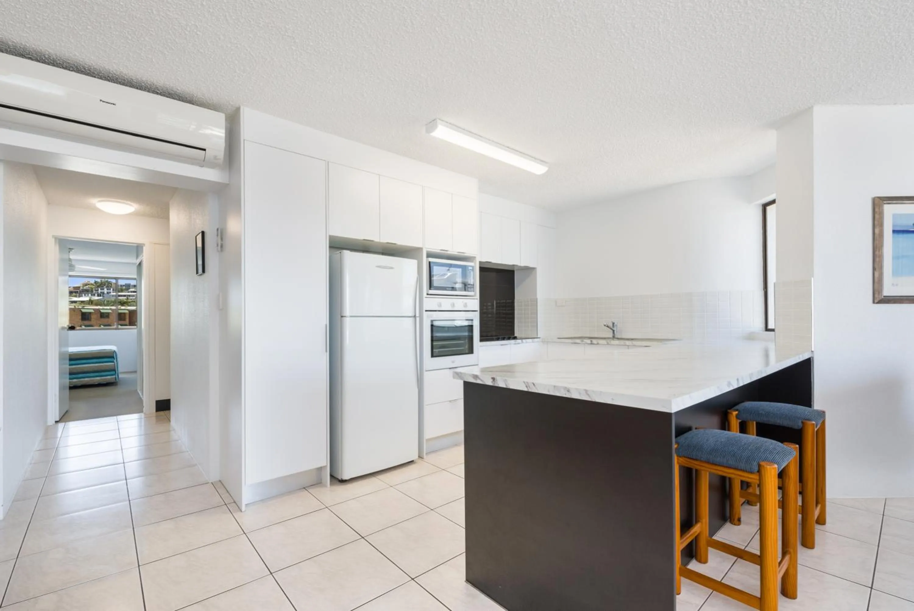 Kitchen or kitchenette in Alexandria Apartments