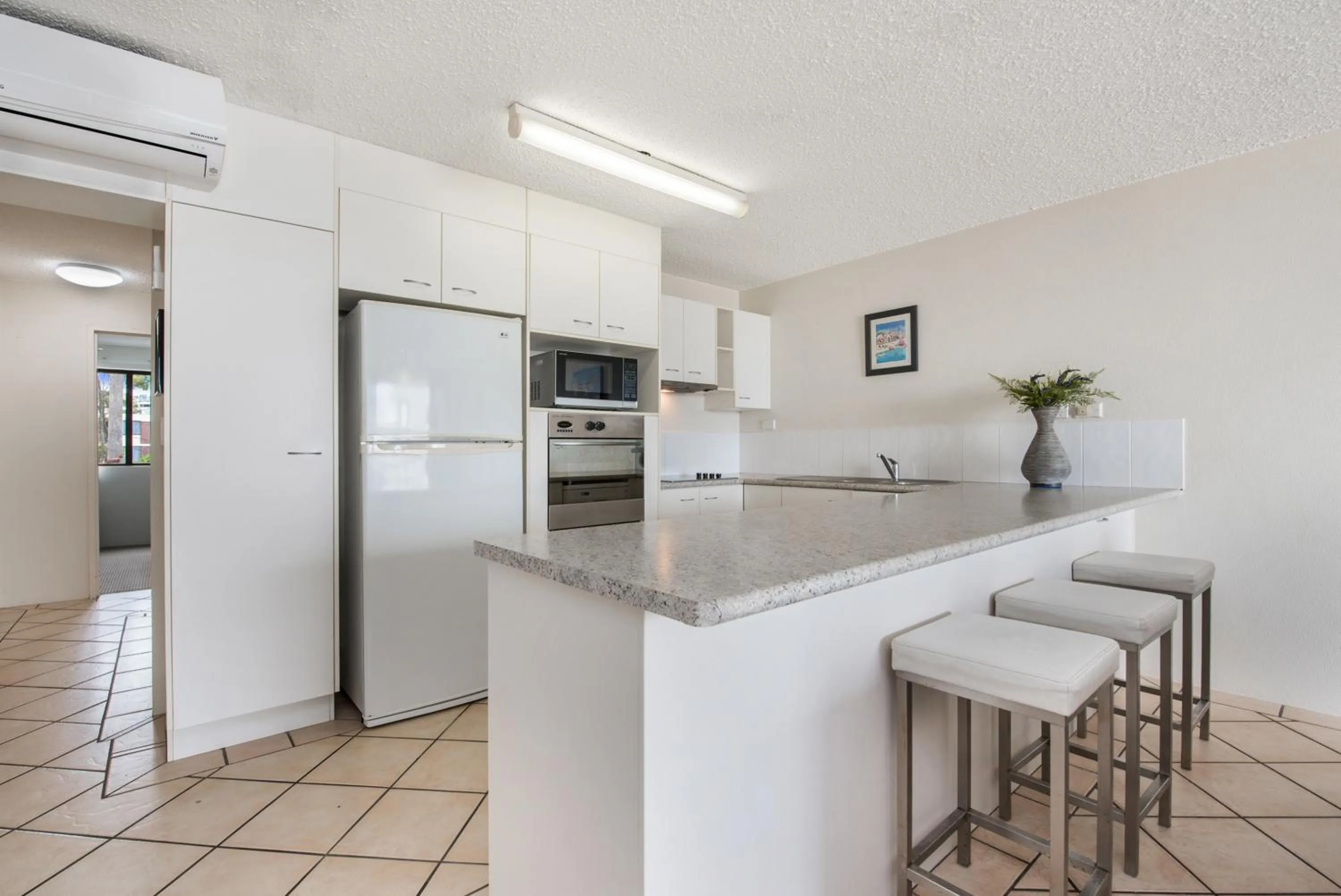 Kitchen or kitchenette in Alexandria Apartments