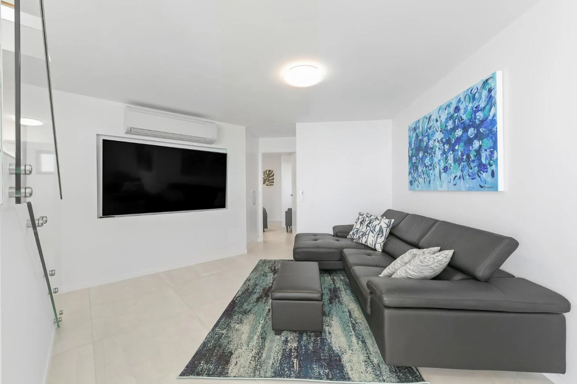 Communal lounge/ TV room in Alexandria Apartments