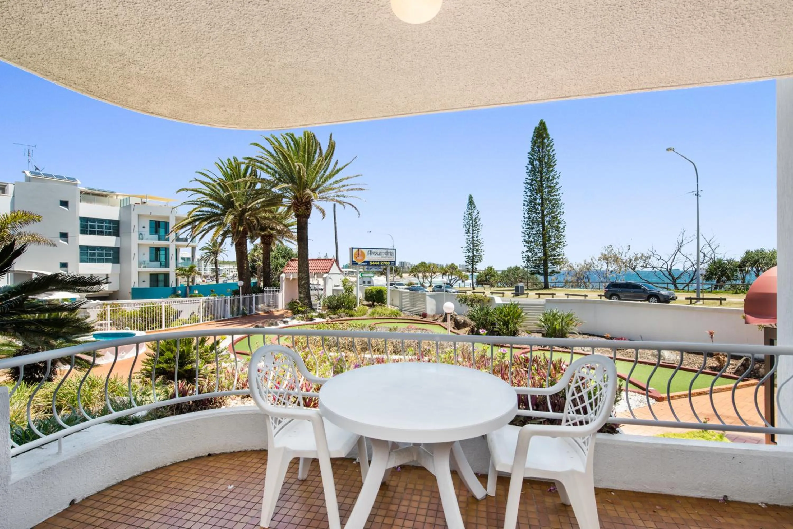 Garden in Alexandria Apartments