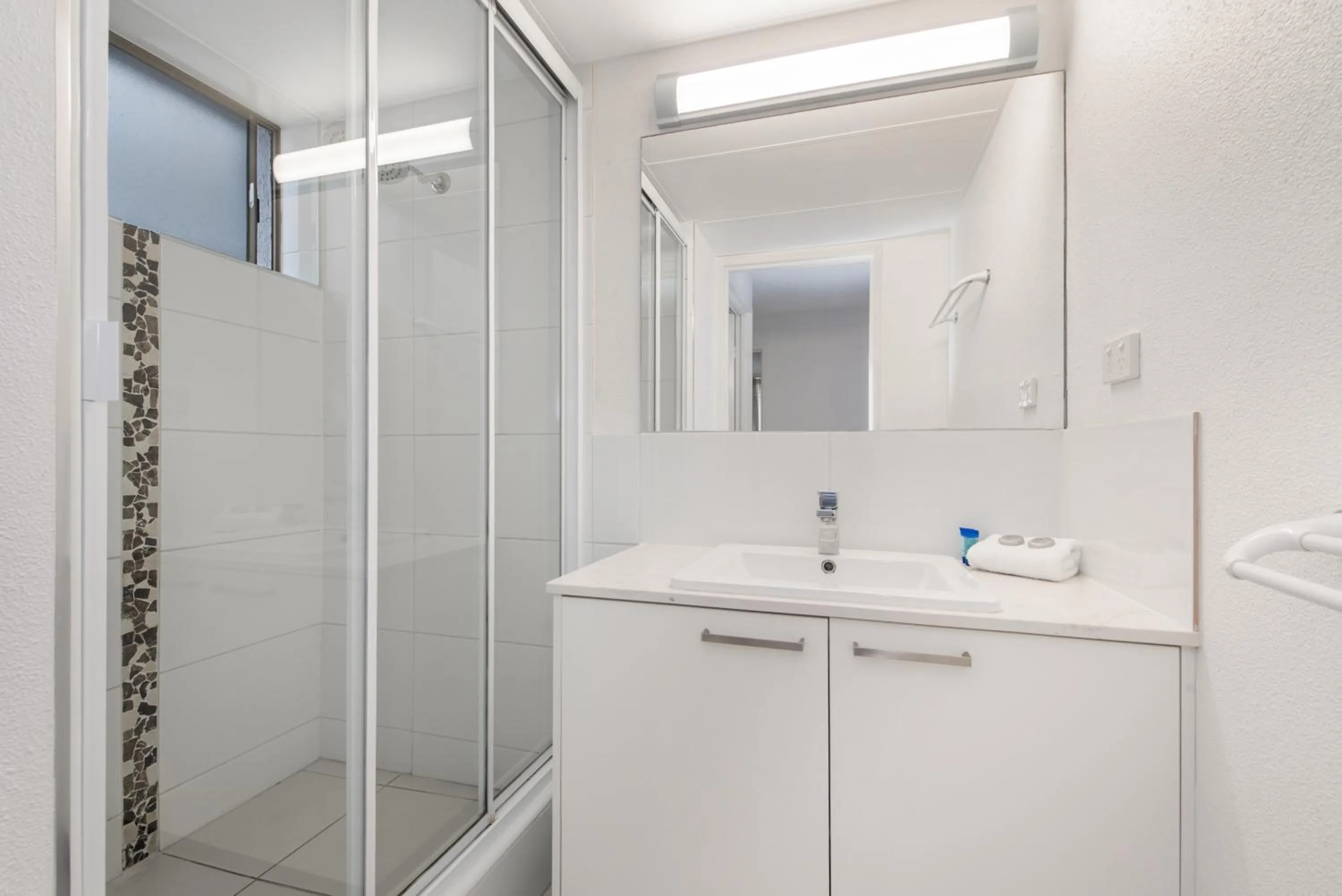 Shower in Alexandria Apartments