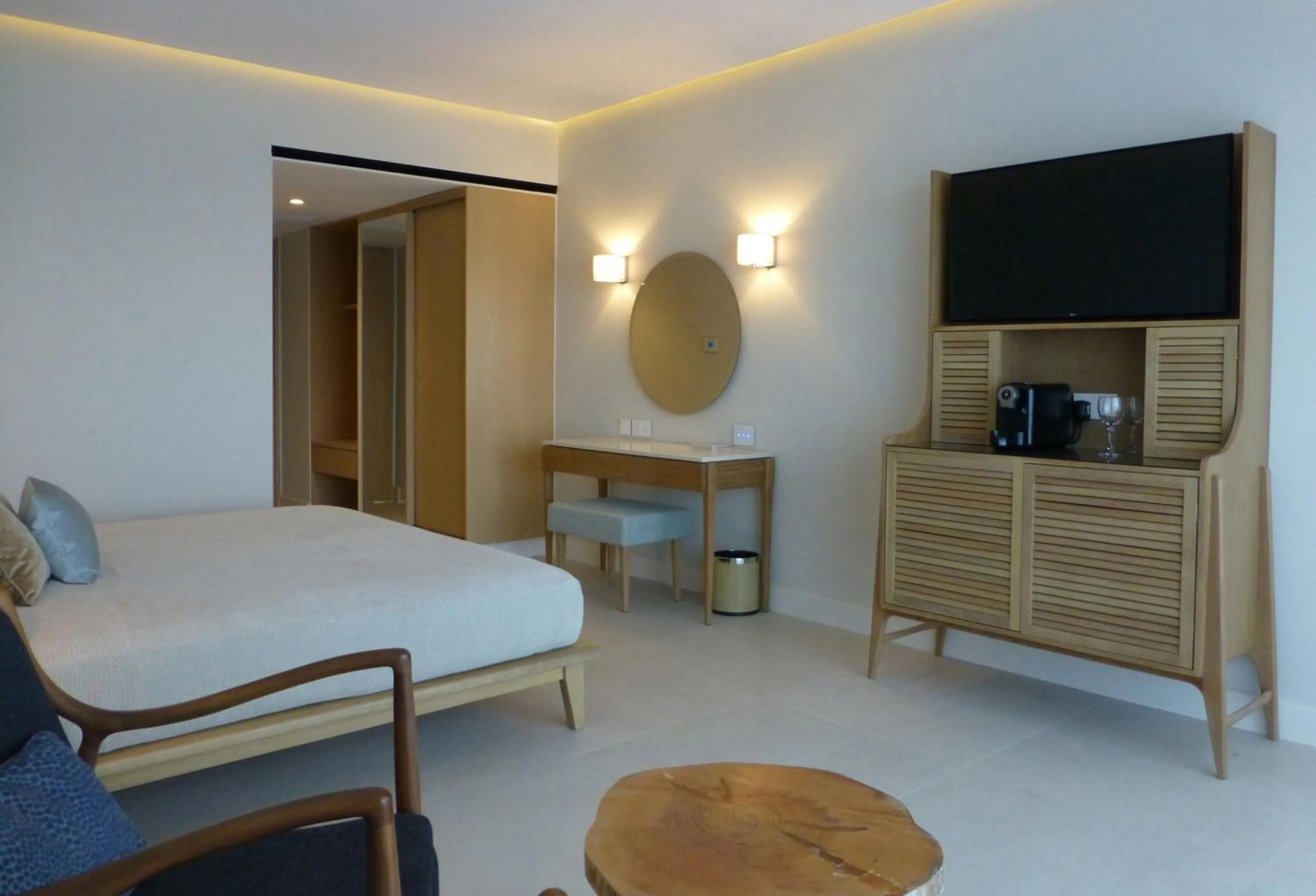 Bed in Sunrise Jade - Adults Only