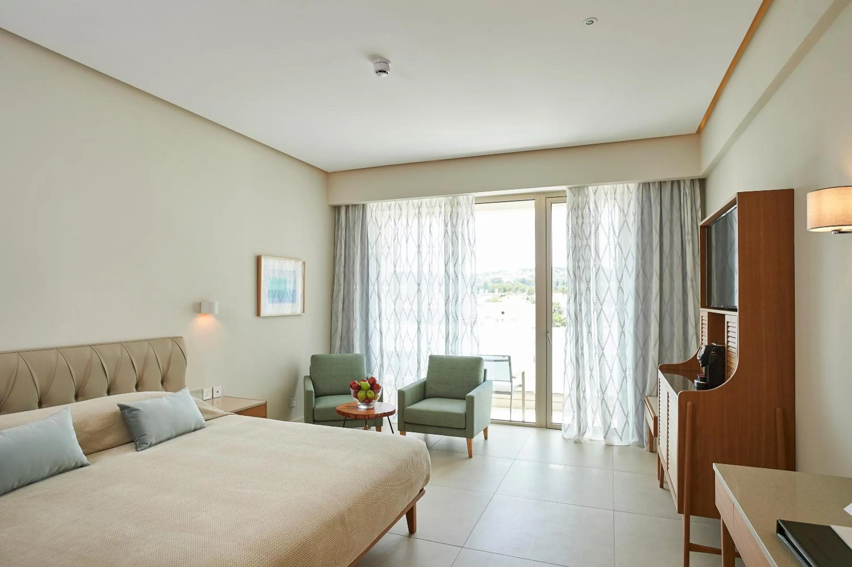 Bedroom, Bed in Sunrise Jade - Adults Only