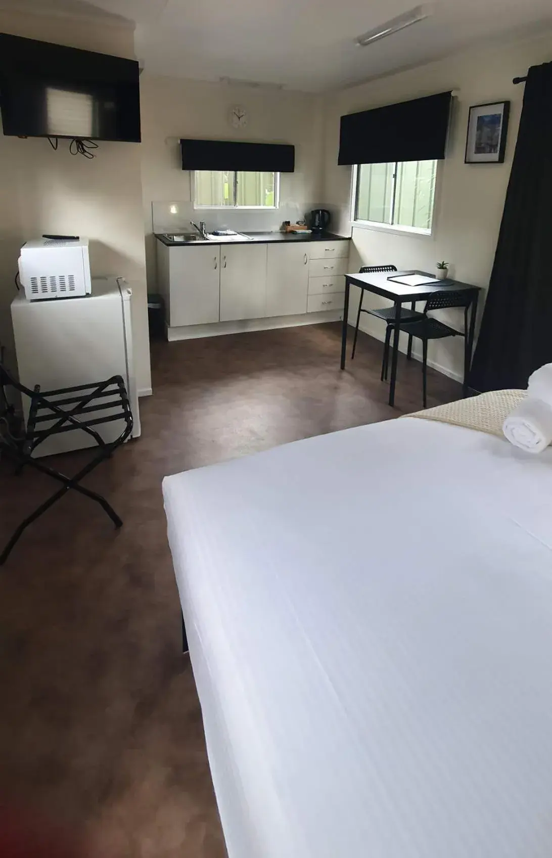 Double Room with Shared Bathroom in Batemans Bay Holiday Park & Hostel Double Room with Shared Bathroom in Batemans Bay Holiday Park & Hostel