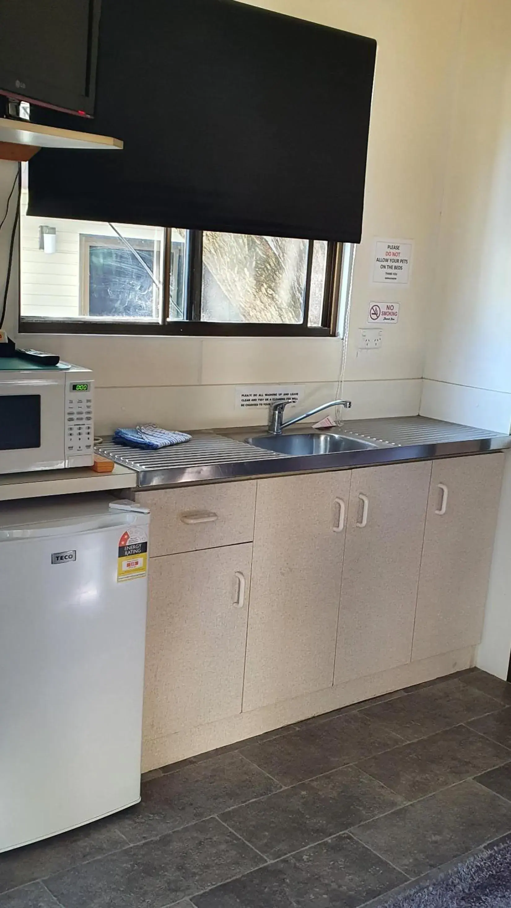 Ensuite Cabin in Batemans Bay Holiday Park & Hostel Ensuite Cabin in Batemans Bay Holiday Park & Hostel