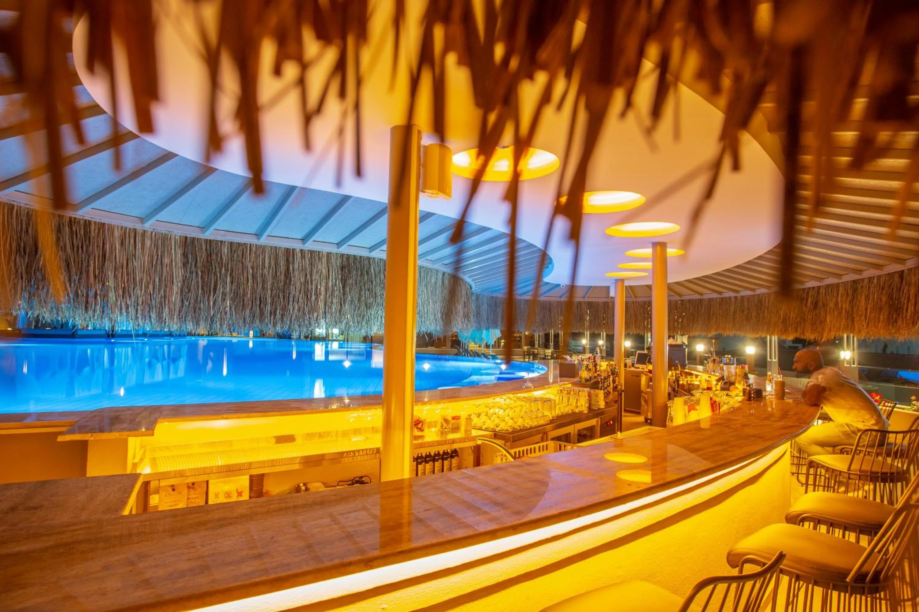 Lounge or bar in Orka Cove Hotel Penthouse & Suites Adults Only