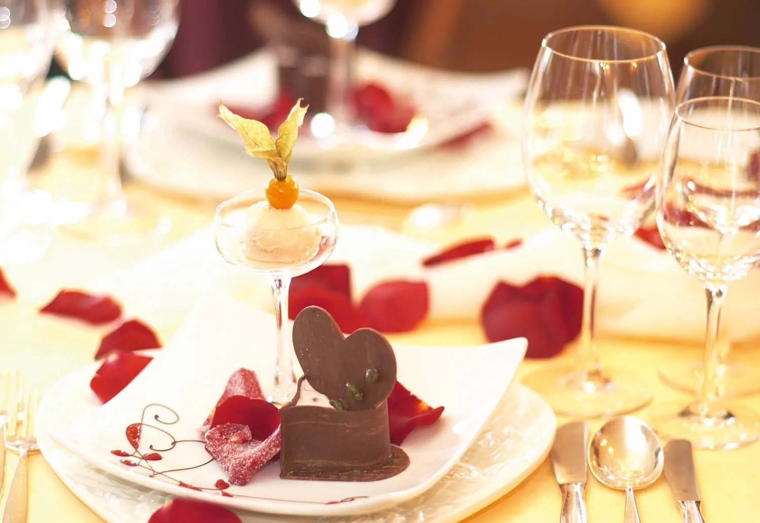 Restaurant/places to eat in Orka Cove Hotel Penthouse & Suites Adults Only