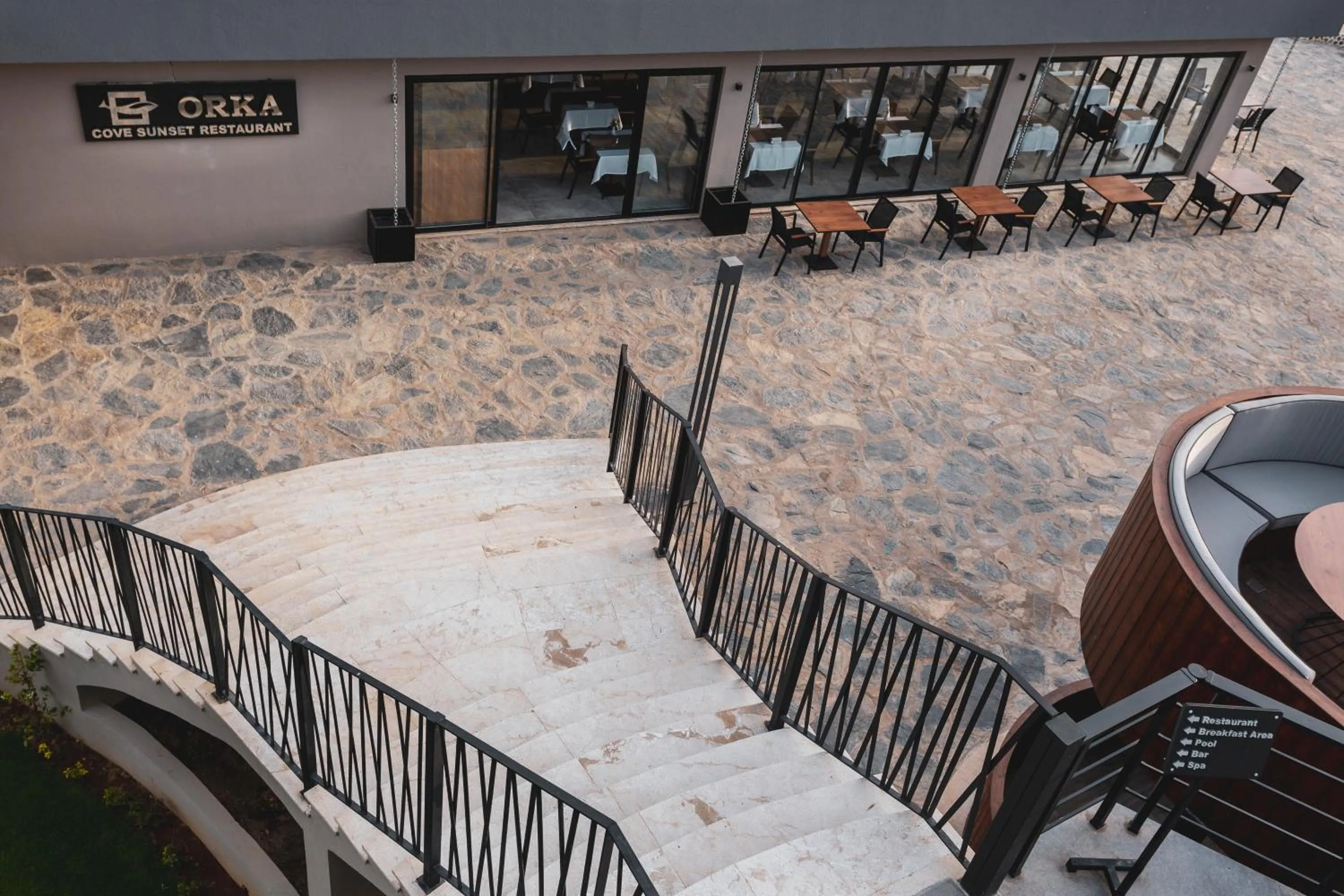 Restaurant/places to eat in Orka Cove Hotel Penthouse & Suites Adults Only