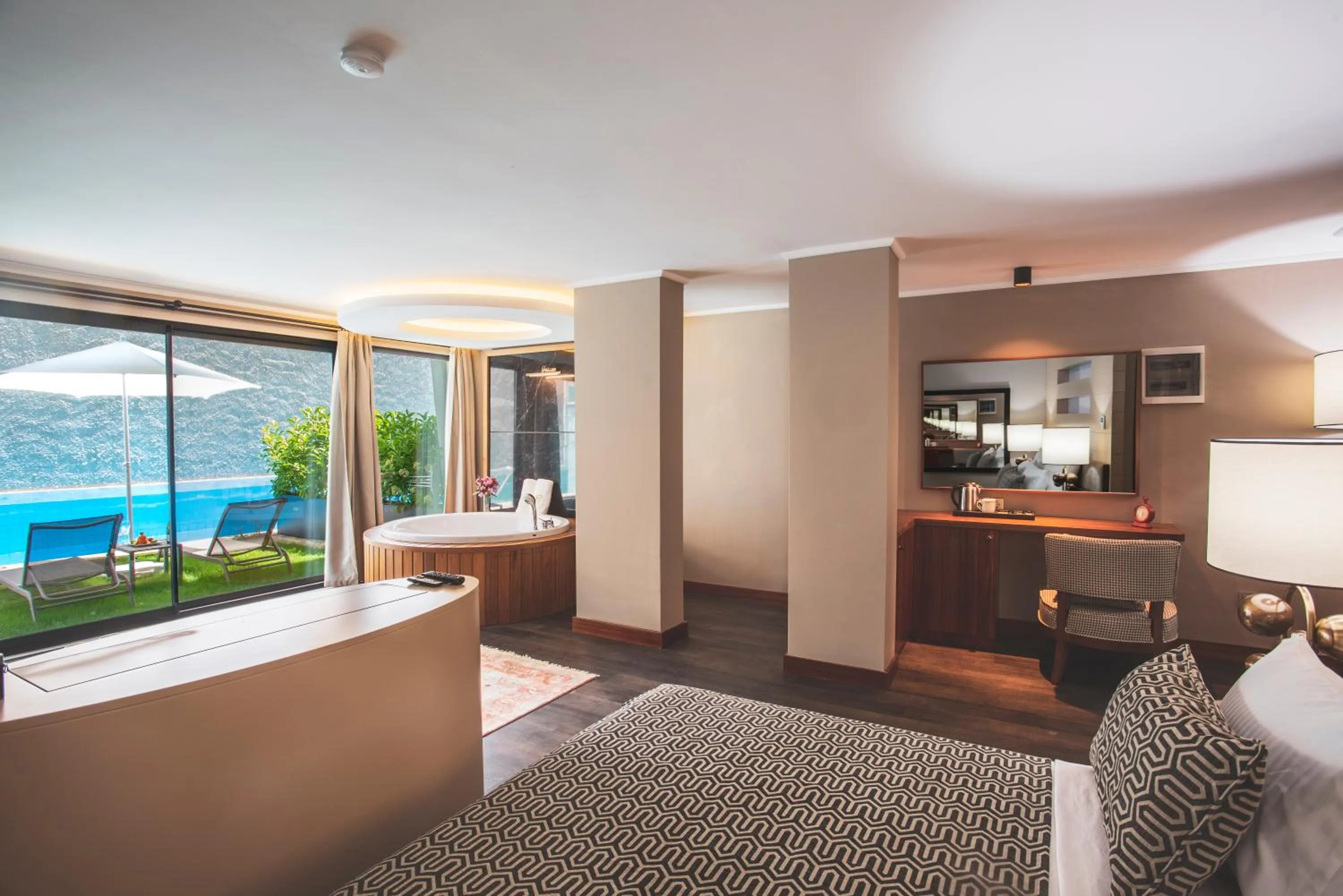 Pool view, Bed in Orka Cove Hotel Penthouse & Suites Adults Only