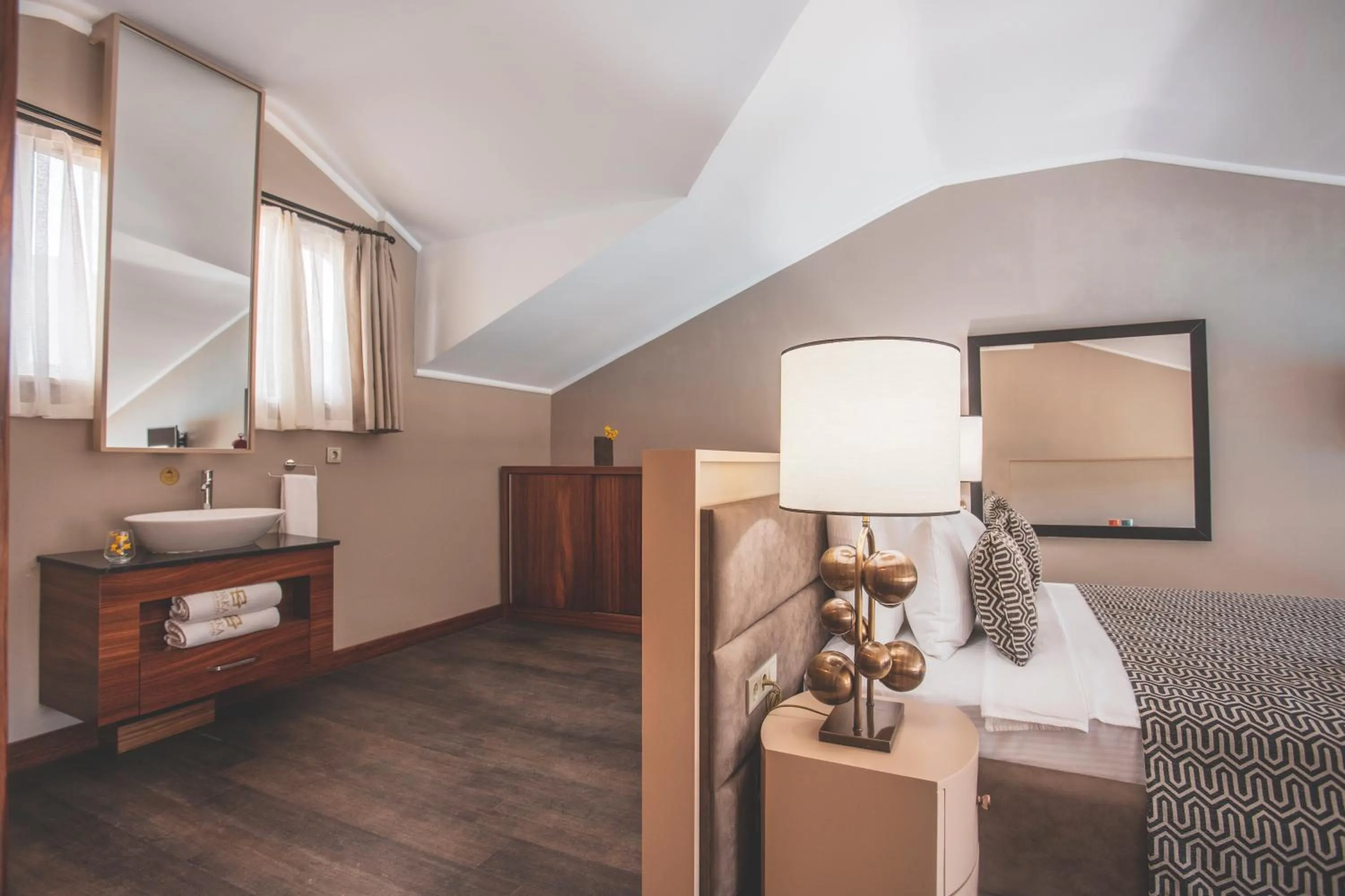 Massage in Orka Cove Hotel Penthouse & Suites Adults Only