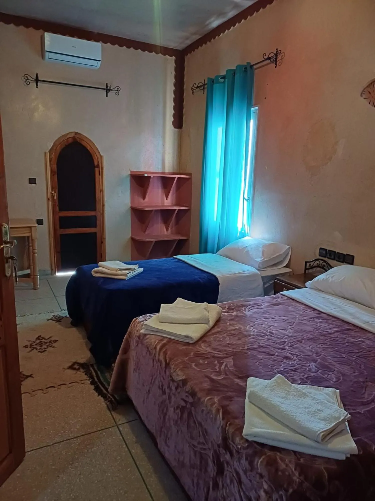 Bed in Auberge Restaurant Zahra