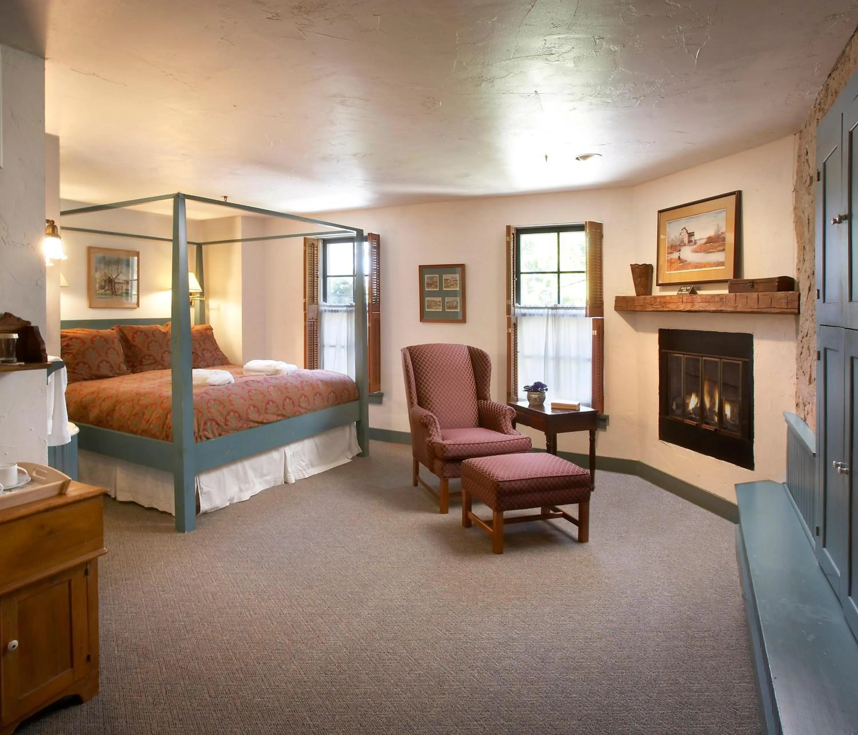Bed in Washington House Inn