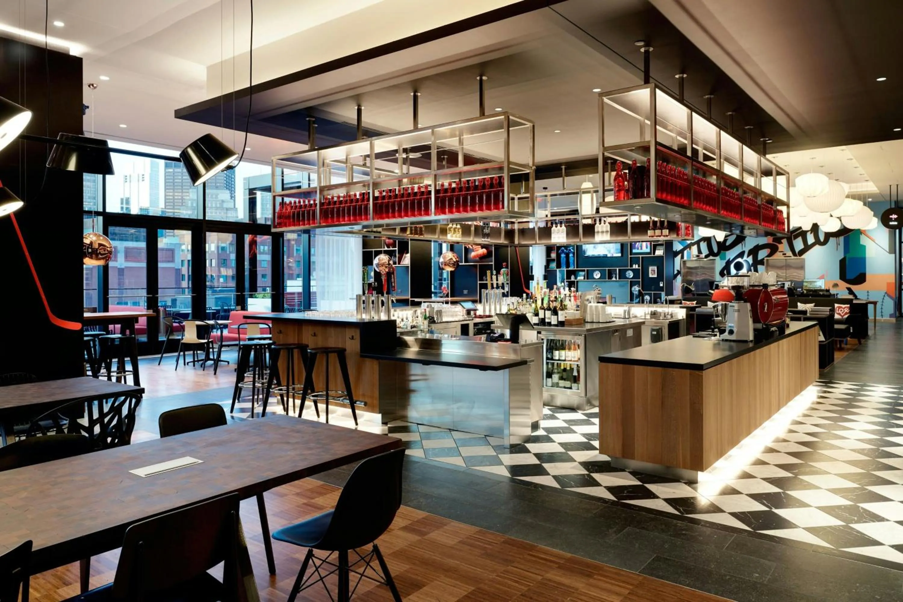 Restaurant/places to eat in citizenM Boston North Station