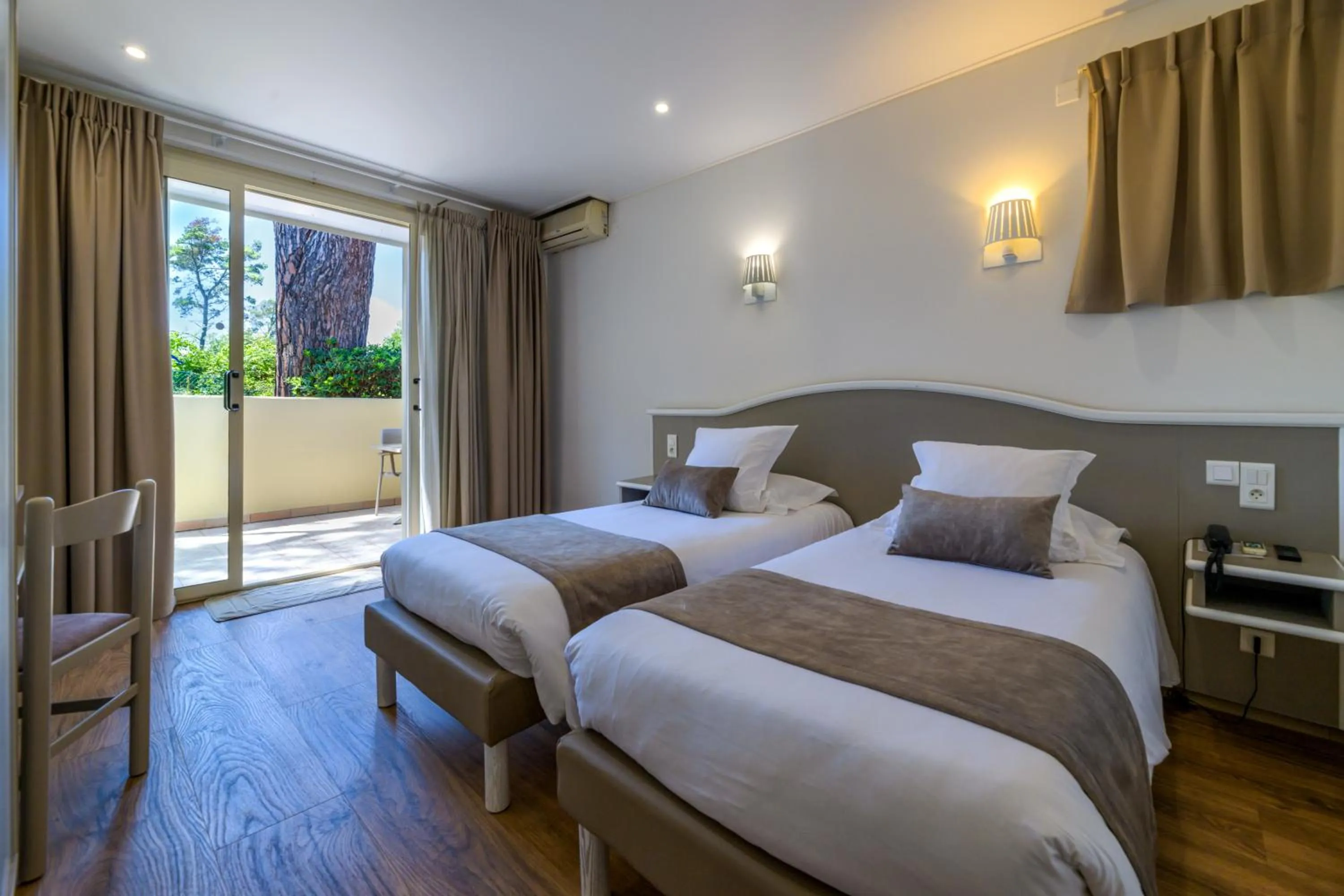 Bedroom, Bed in Hotel & Restaurant San Pellegrino