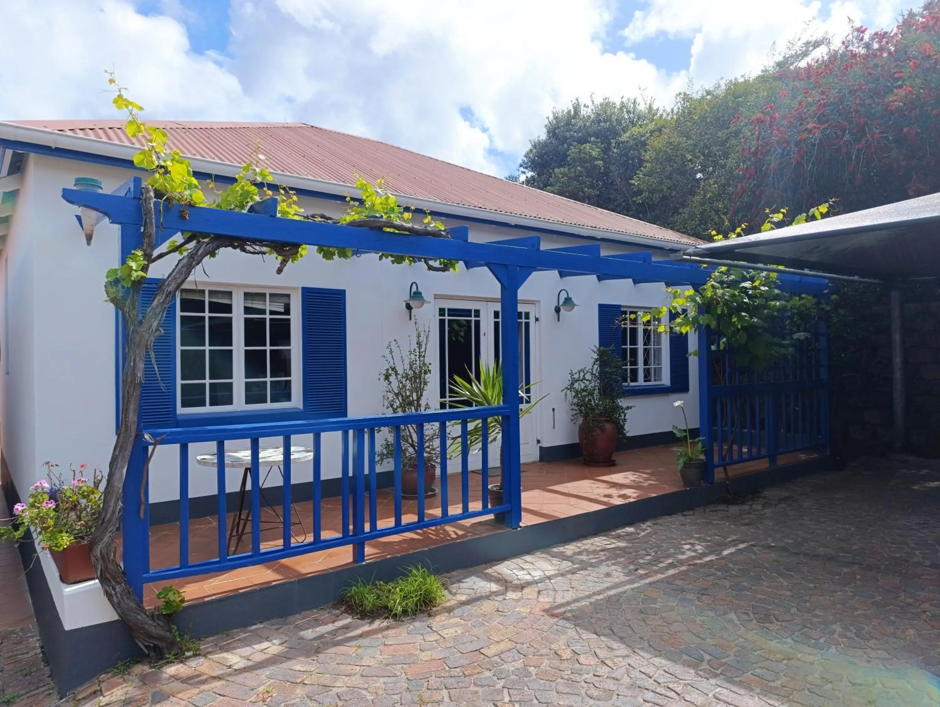Property building in Guinea Fowl Lodge - Lagoon & Heads View B&B, Central Knysna