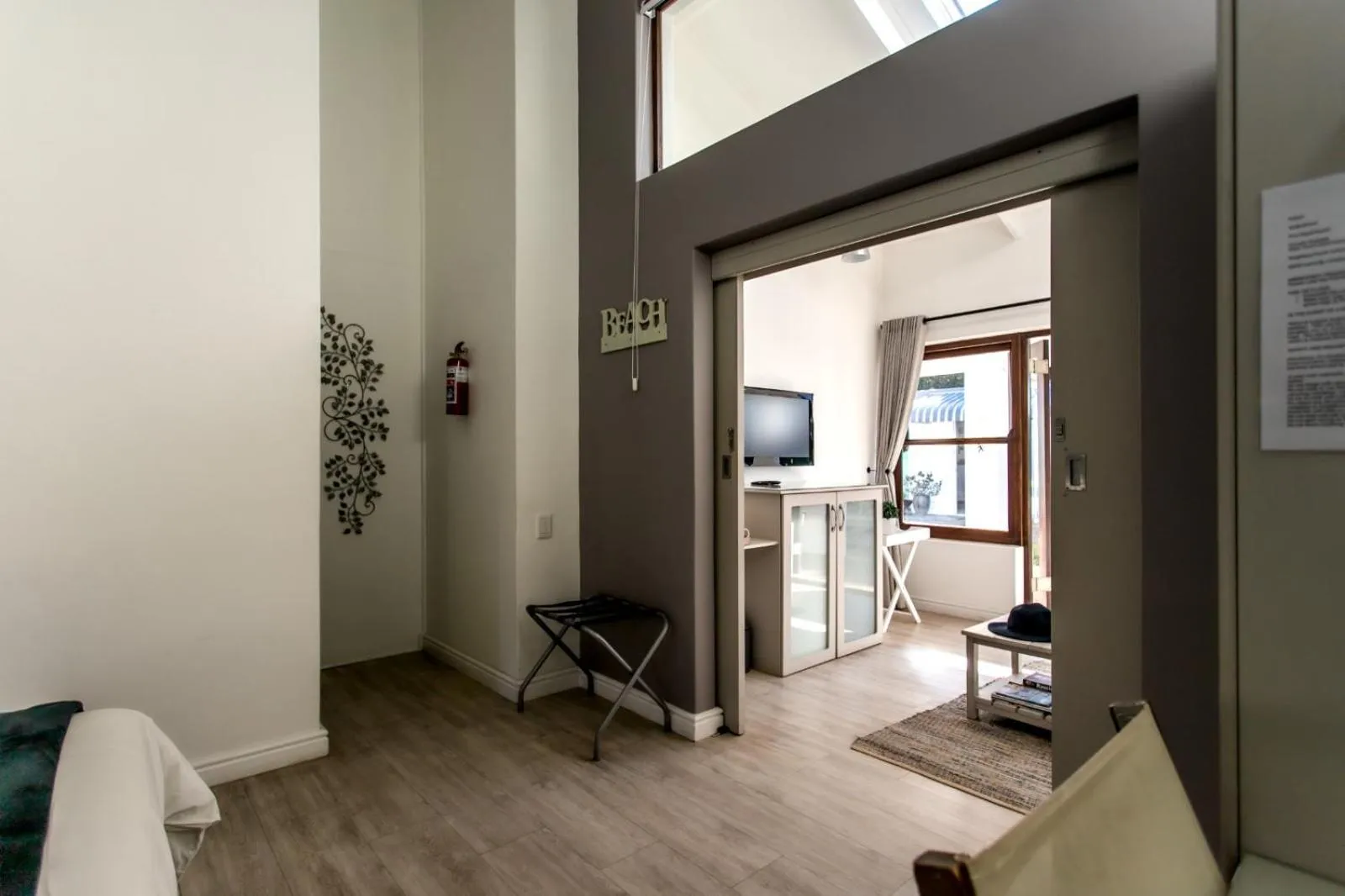 Sixteen Guesthouse on Main