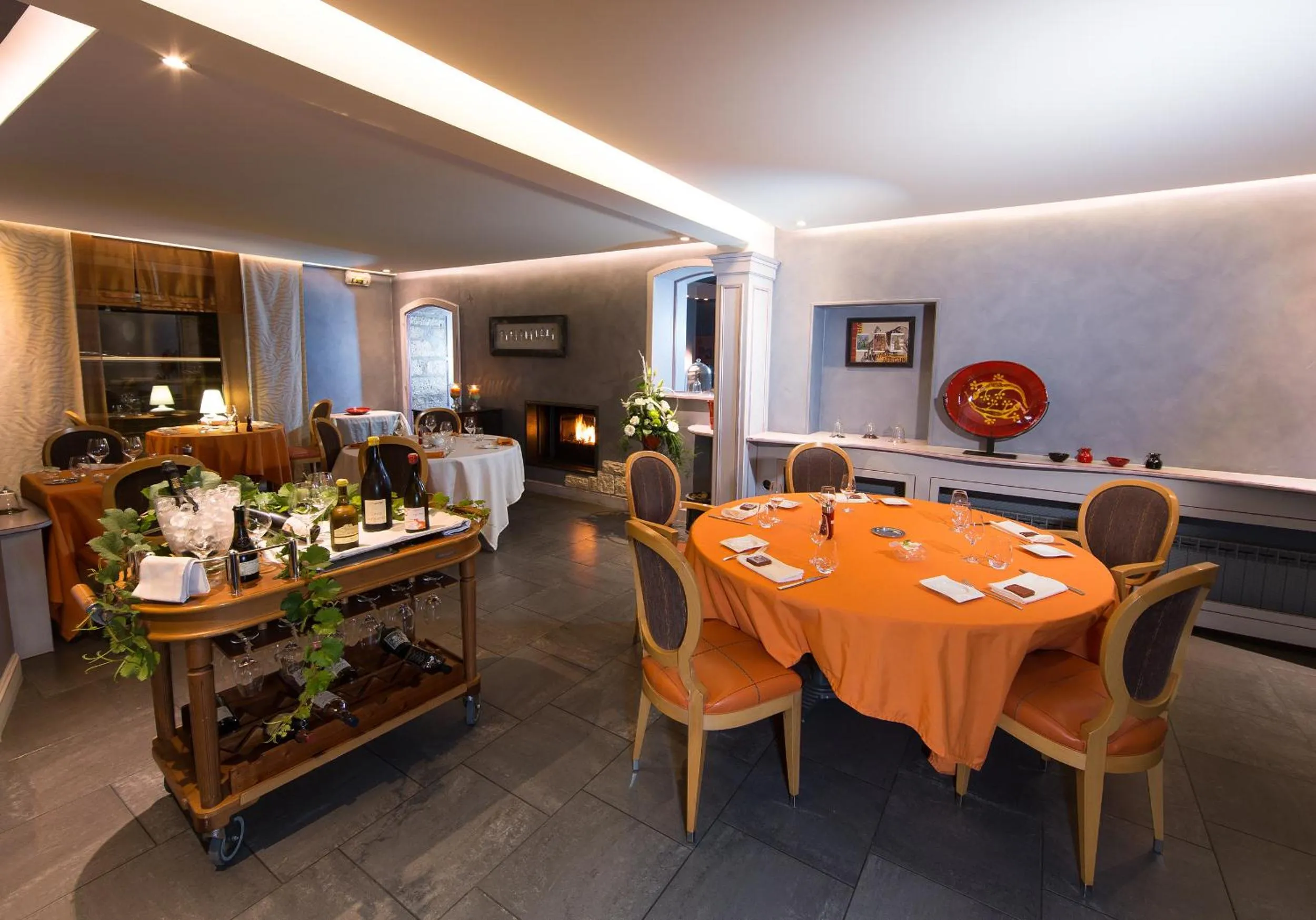 Restaurant/places to eat in Hôtel Auberge de Chavannes