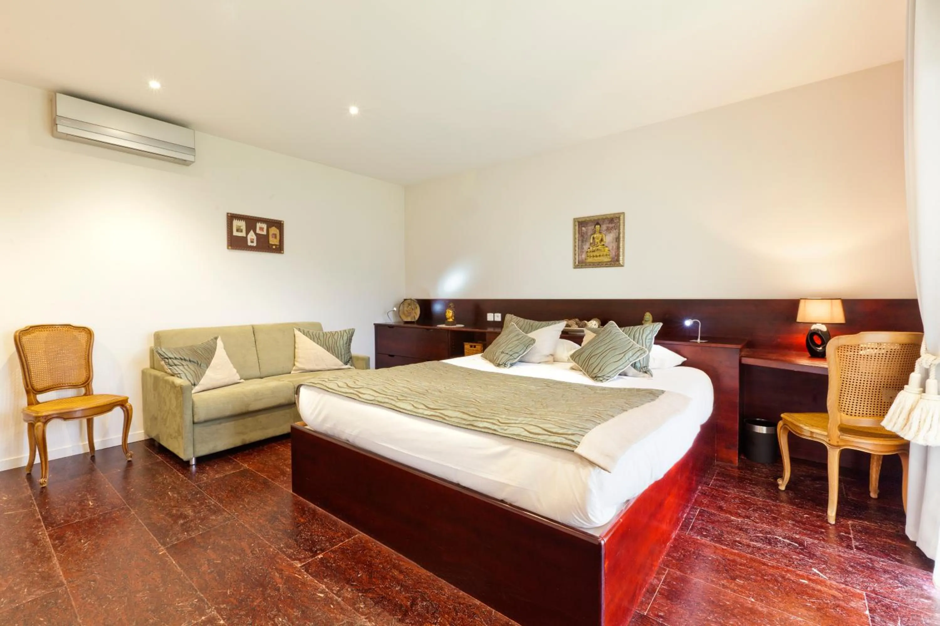 Bed in Hôtel Auberge de Chavannes