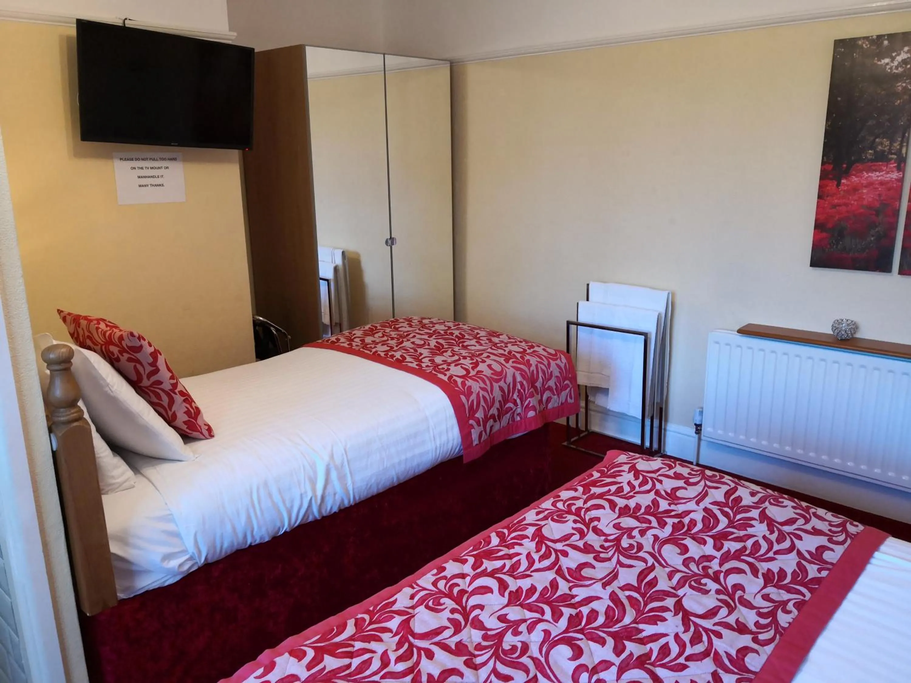 Bedroom, Bed in Ashgrove House